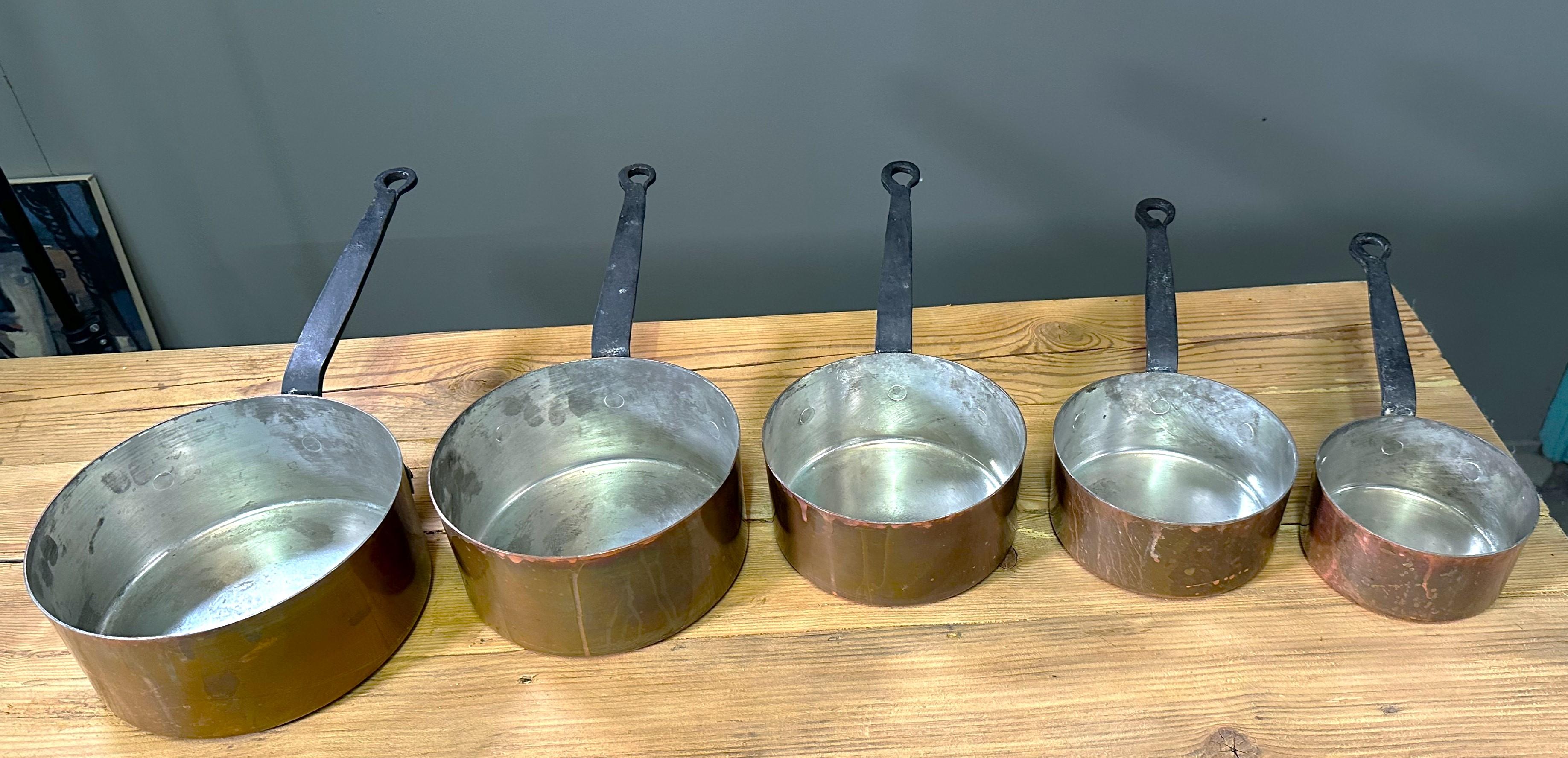 Set of Antique Cooking Pots Copper and cast Iron Handels, France 1900 For Sale 3