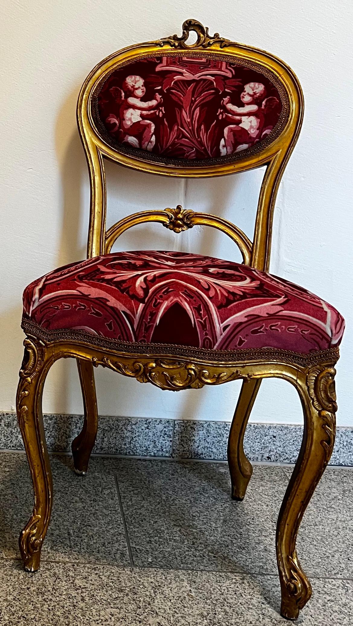 Satz antiker Louis-XVI-Salon-Damenstühle des frühen 19. Jahrhunderts (Gold) im Angebot
