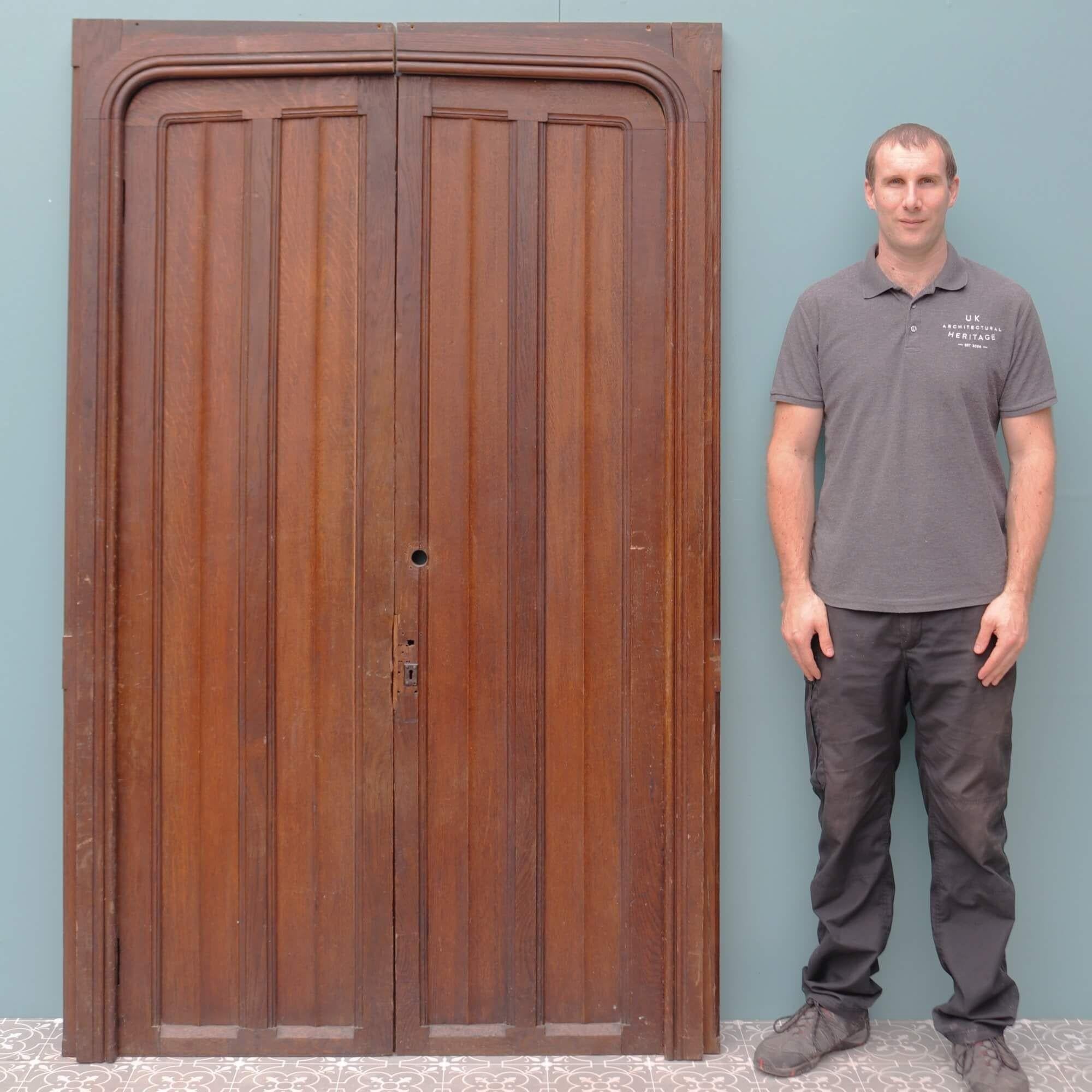 Anglais Ensemble de portes anciennes en Oak Oak de l'époque édouardienne avec cadre en vente