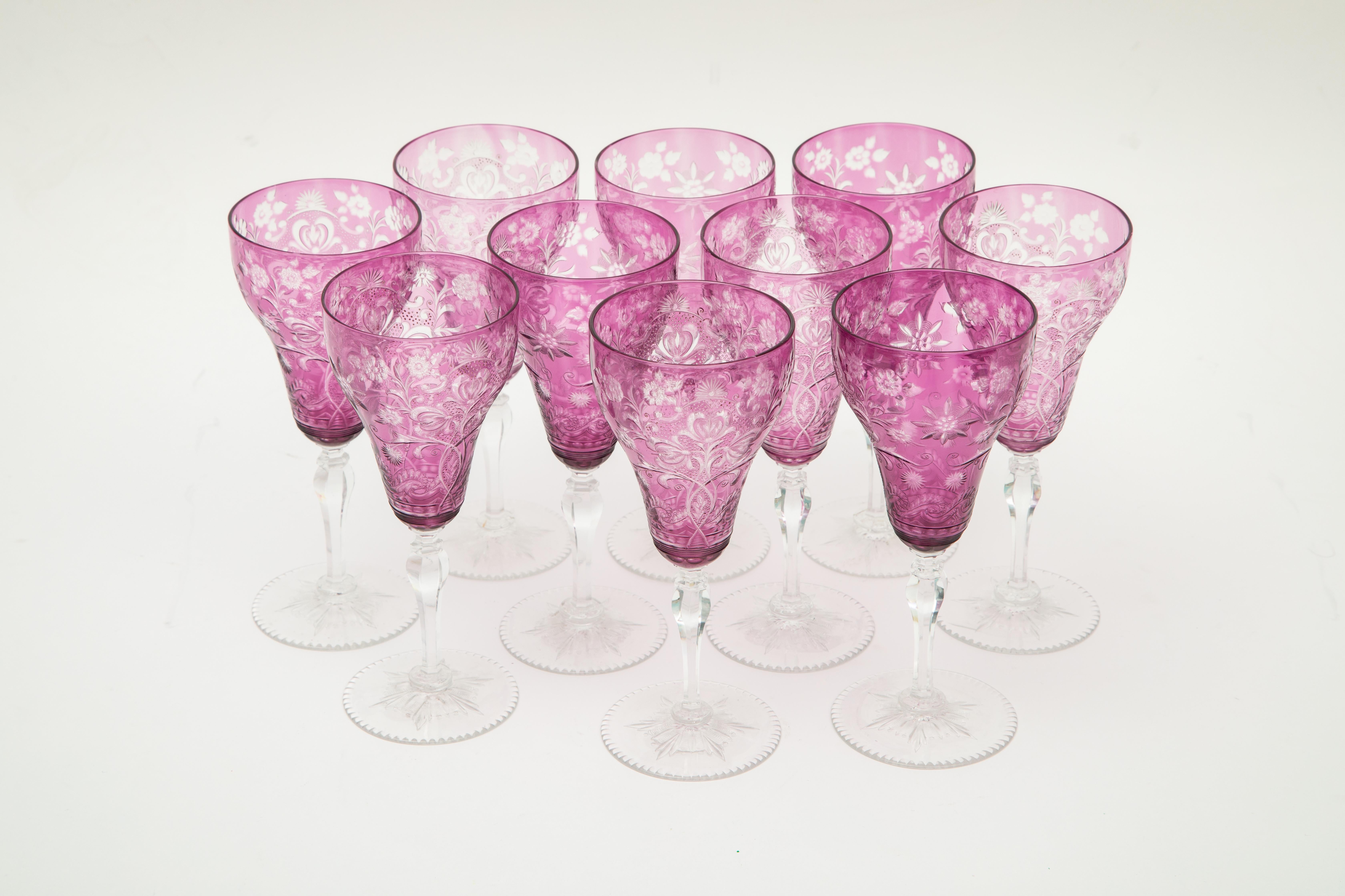 Juego de copas de vino inglesas antiguas de amatista, exquisitamente grabadas 10 en total Belle Époque en venta