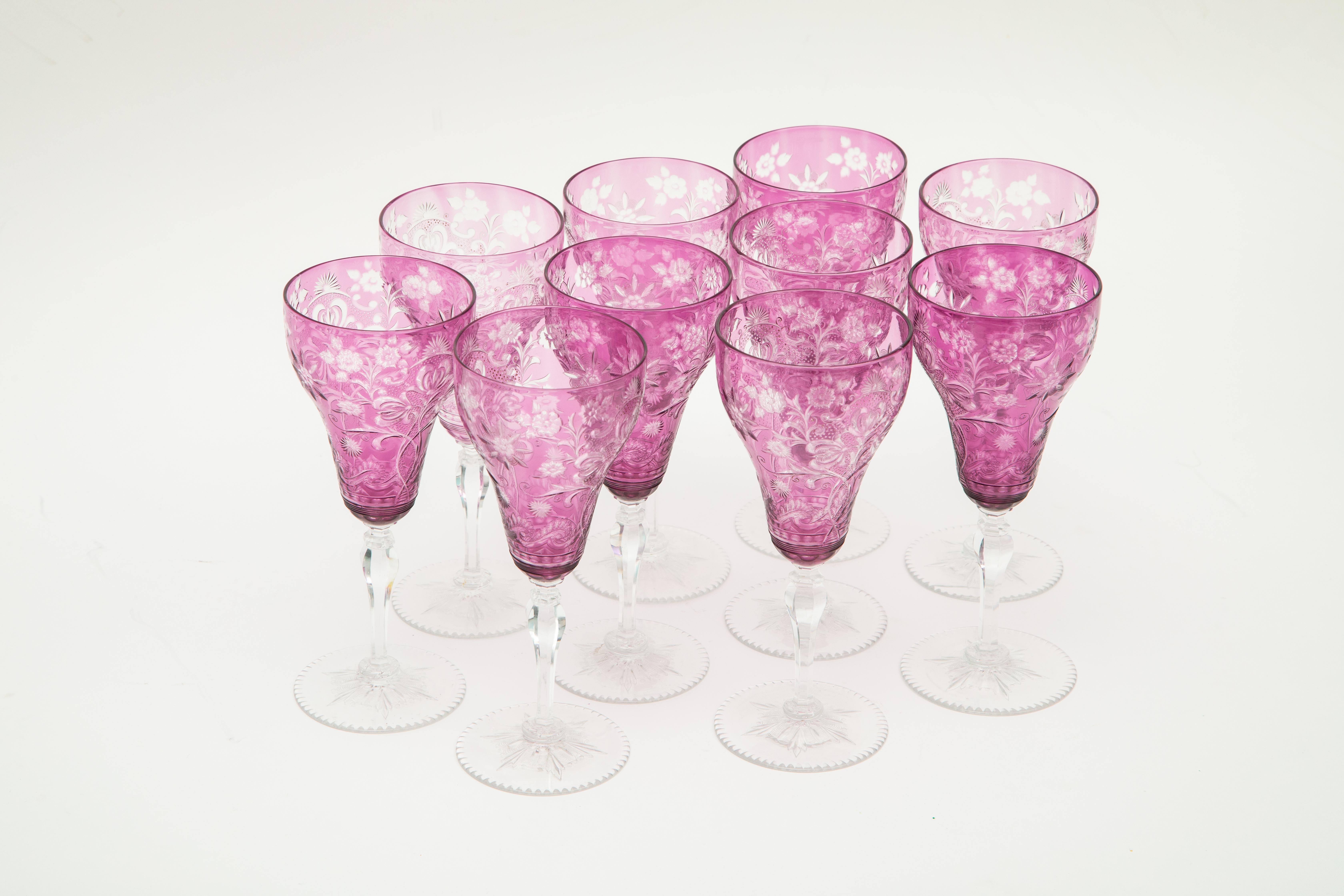 Juego de copas de vino inglesas antiguas de amatista, exquisitamente grabadas 10 en total Cristal en venta