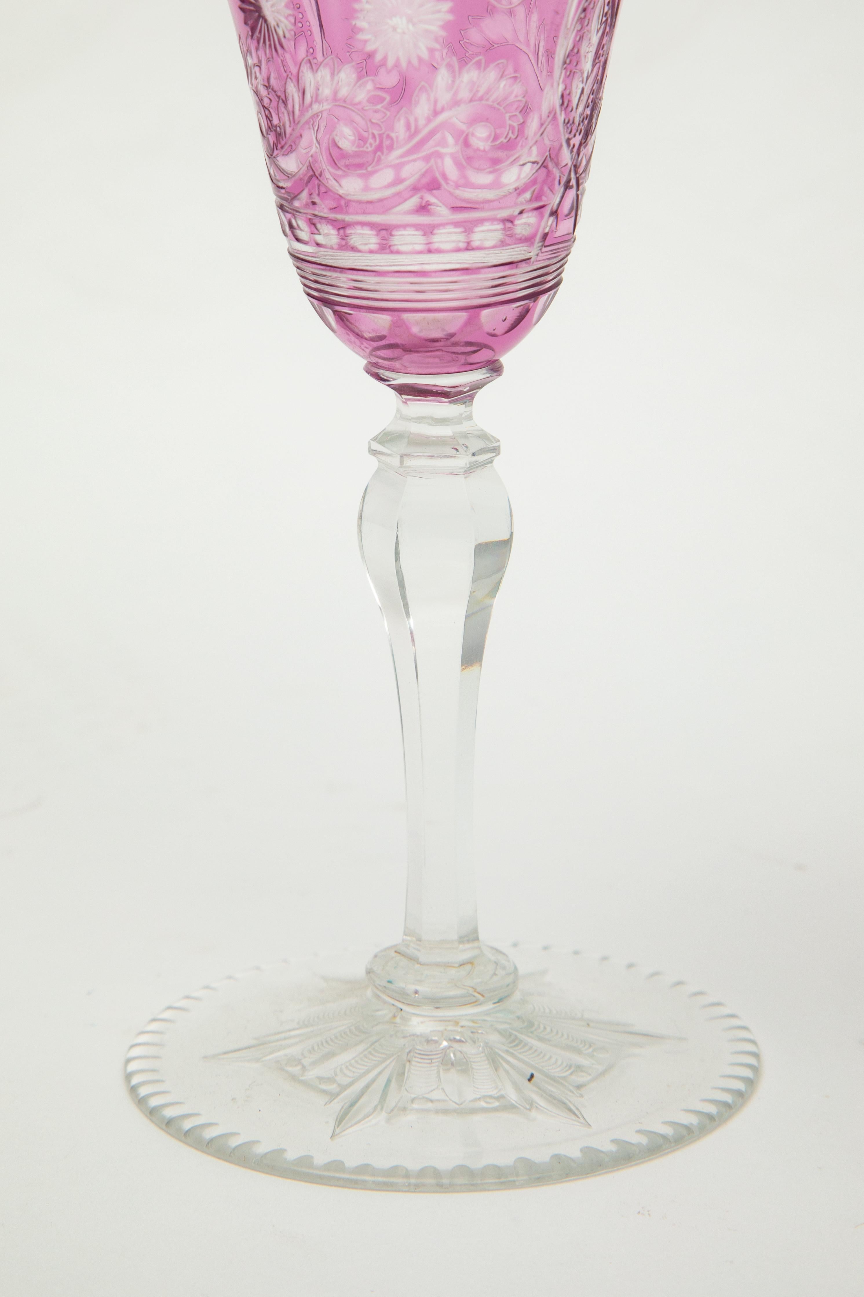 Juego de copas de vino inglesas antiguas de amatista, exquisitamente grabadas 10 en total en venta 1