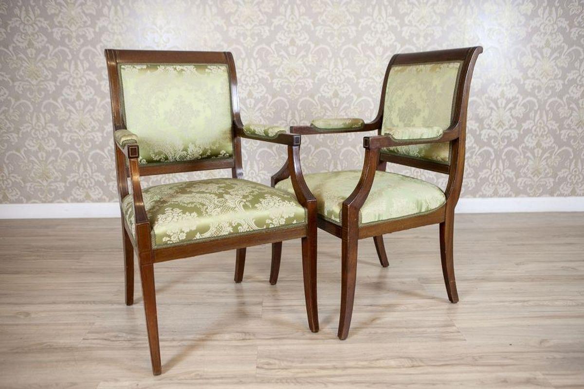 Ensemble de meubles anciens en noyer anglais de la fin du 19e siècle en vente 4