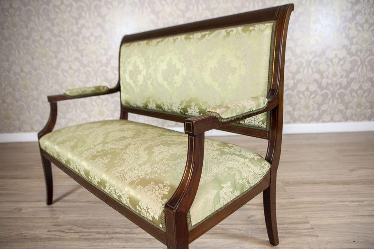 Ensemble de meubles anciens en noyer anglais de la fin du 19e siècle en vente 6