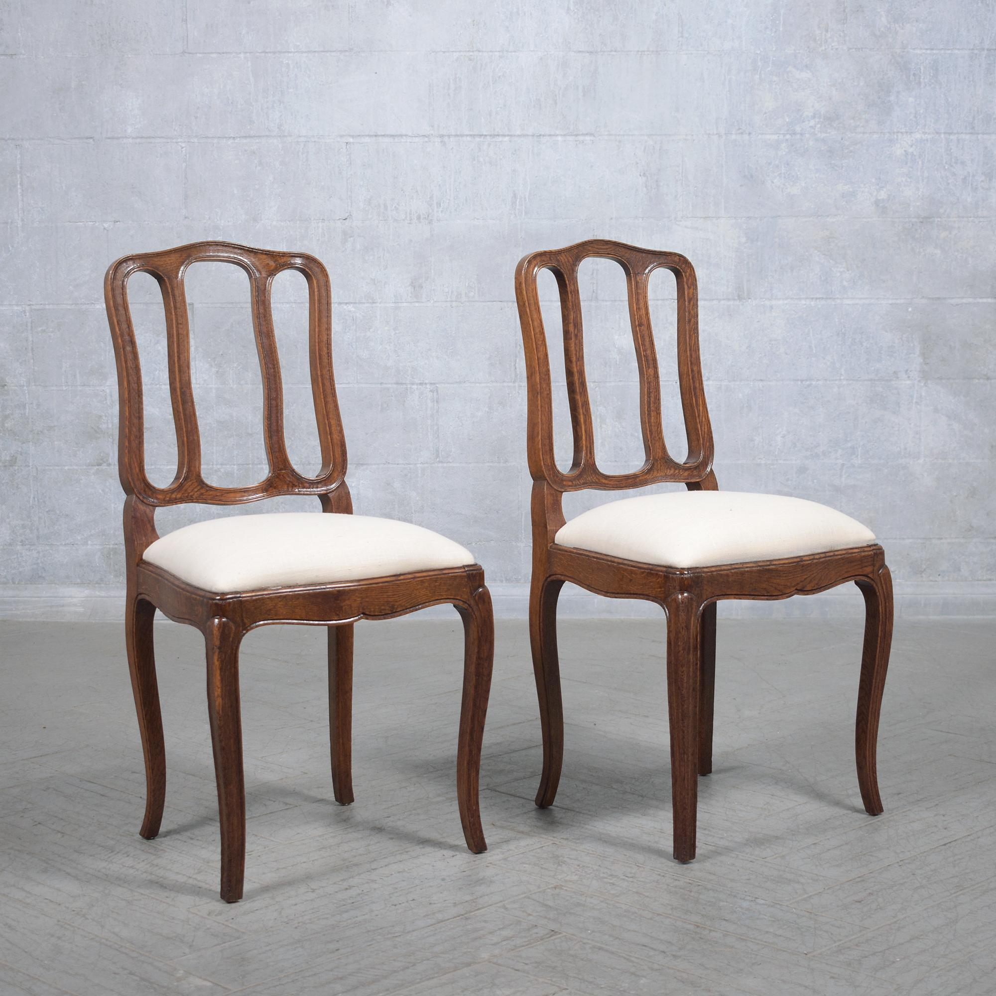 Tissu Ensemble français ancien de six chaises de salle à manger : Elegance Timeless restaurée en vente