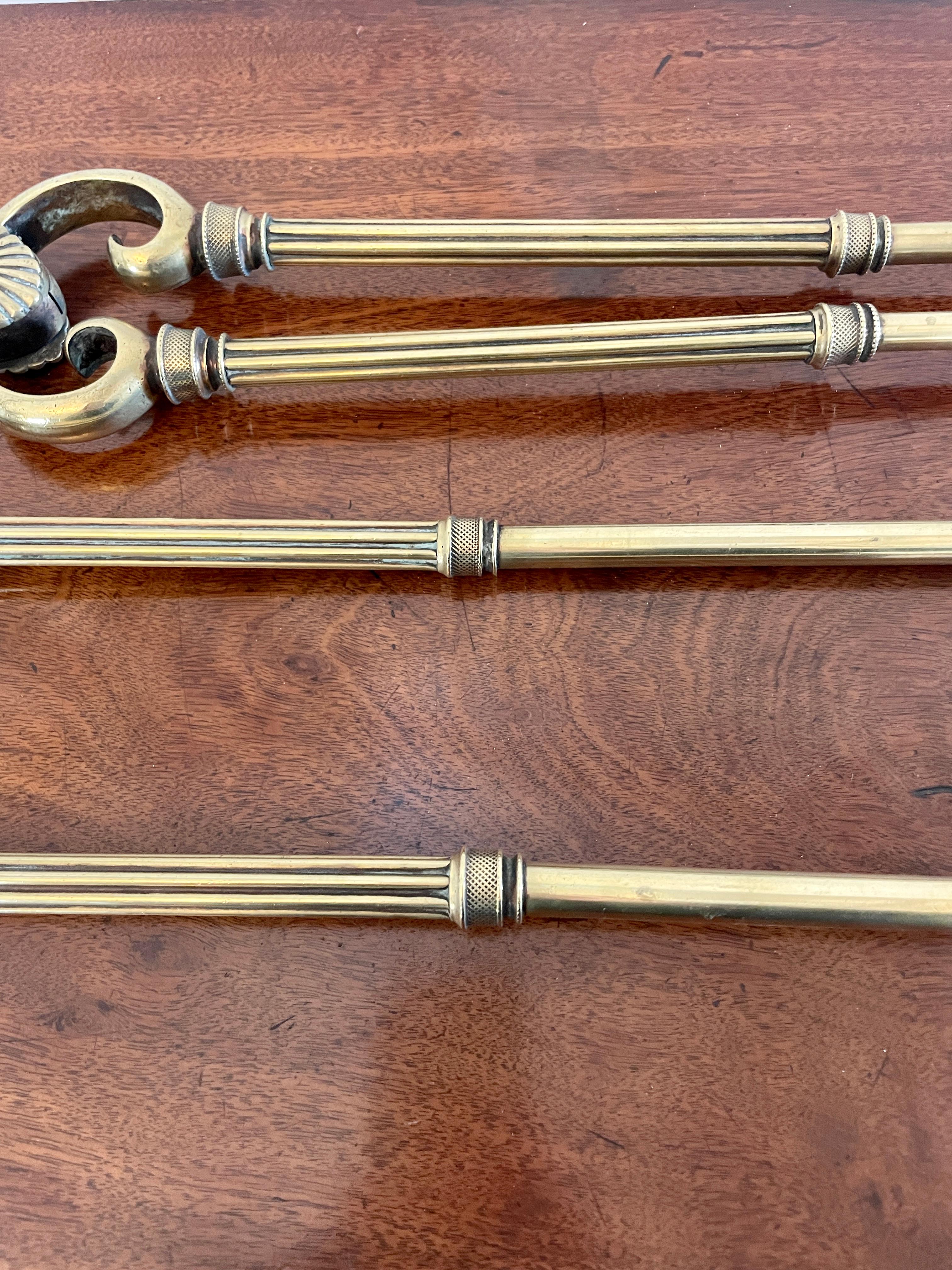 Set of Antique George III Quality Brass Fire Irons In Good Condition For Sale In Suffolk, GB