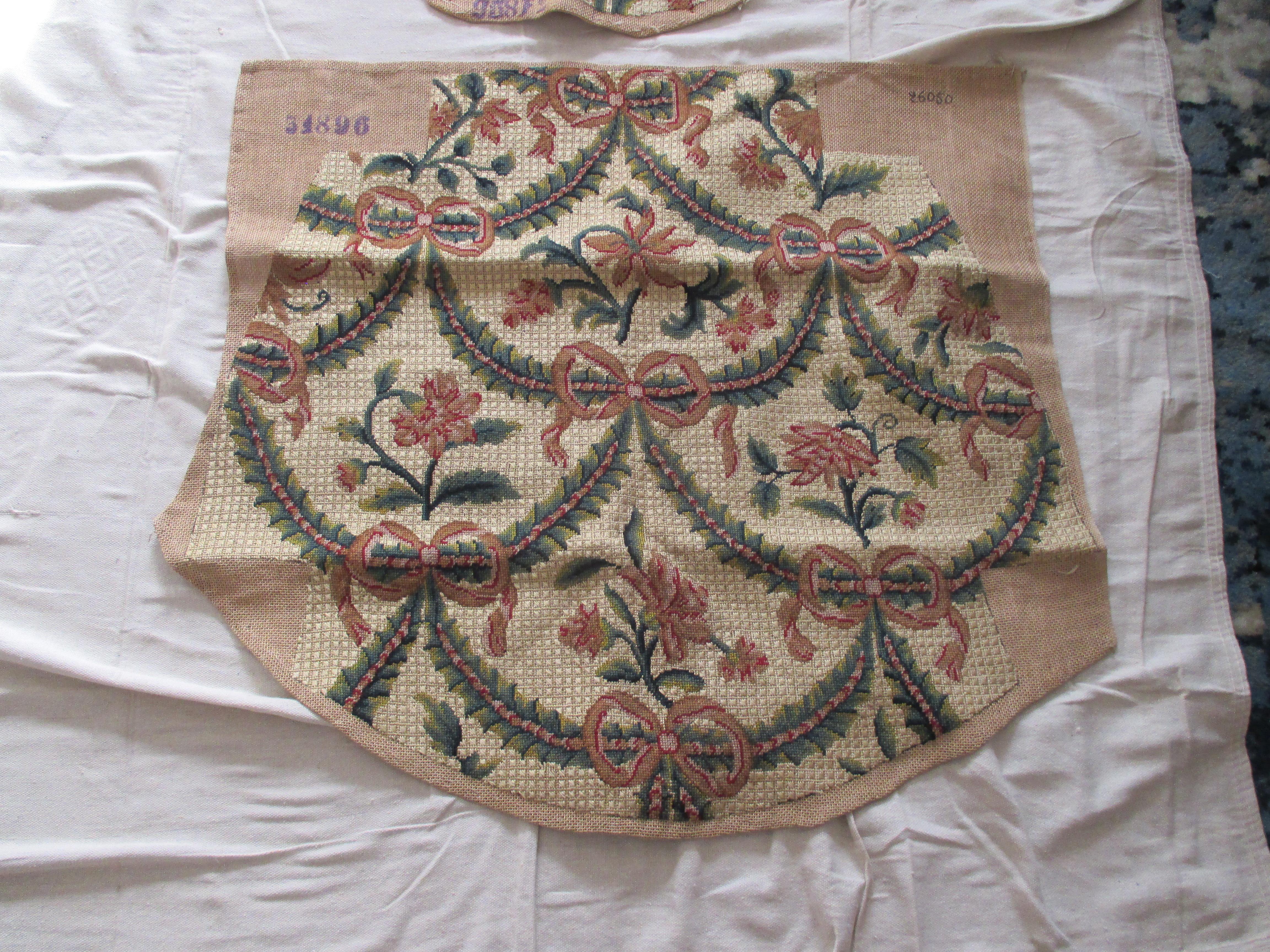 Antique chair tapestry set
Textile numbered: 54896
Ideal for upholstery.
In shades of green, red and tan
Floral and ribbons motif
Size: Small (back seat) is 20
