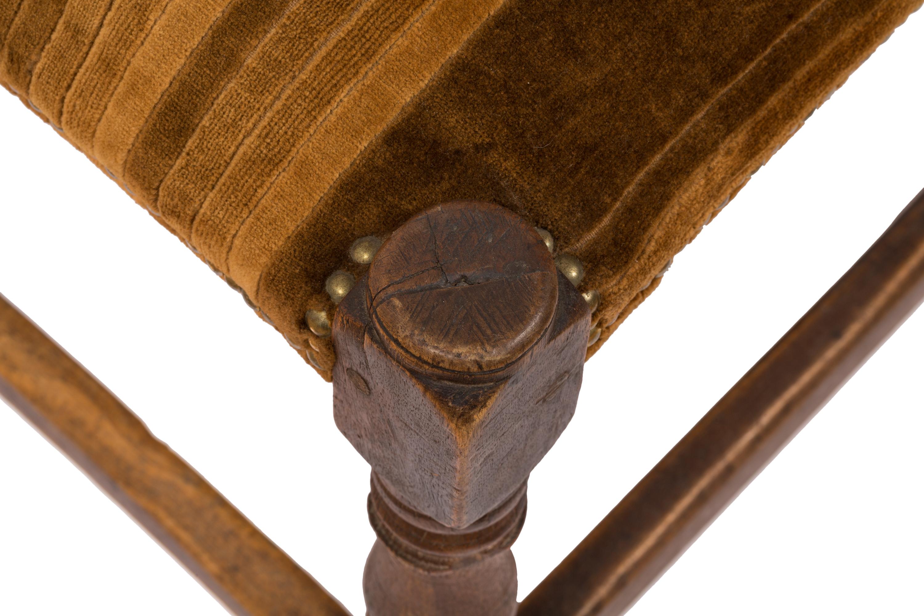 Ensemble de chaises rustiques anciennes fabriquées à la main et tapissées, provenant du nord de l'Espagne en vente 6