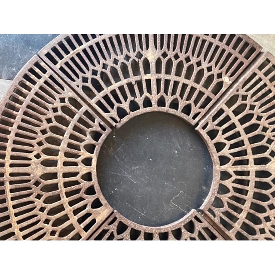 Set of Antique Iron Tree Grates, circa 1900, GE-0067 In Fair Condition For Sale In Scottsdale, AZ