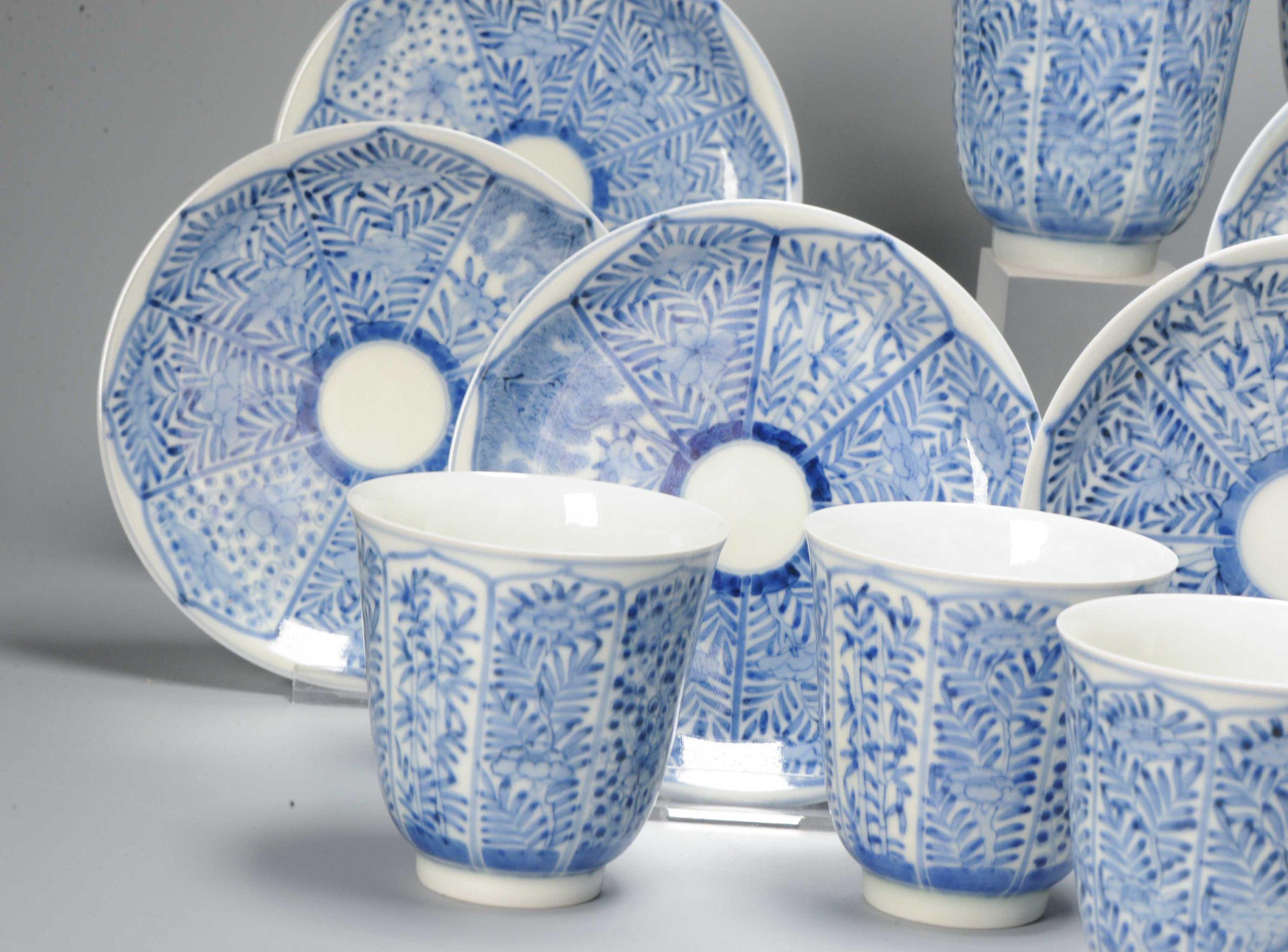 Juego de platos y tazones de té antiguos de porcelana japonesa azul y blanca Zoshuntei Sanpo Japonés en venta