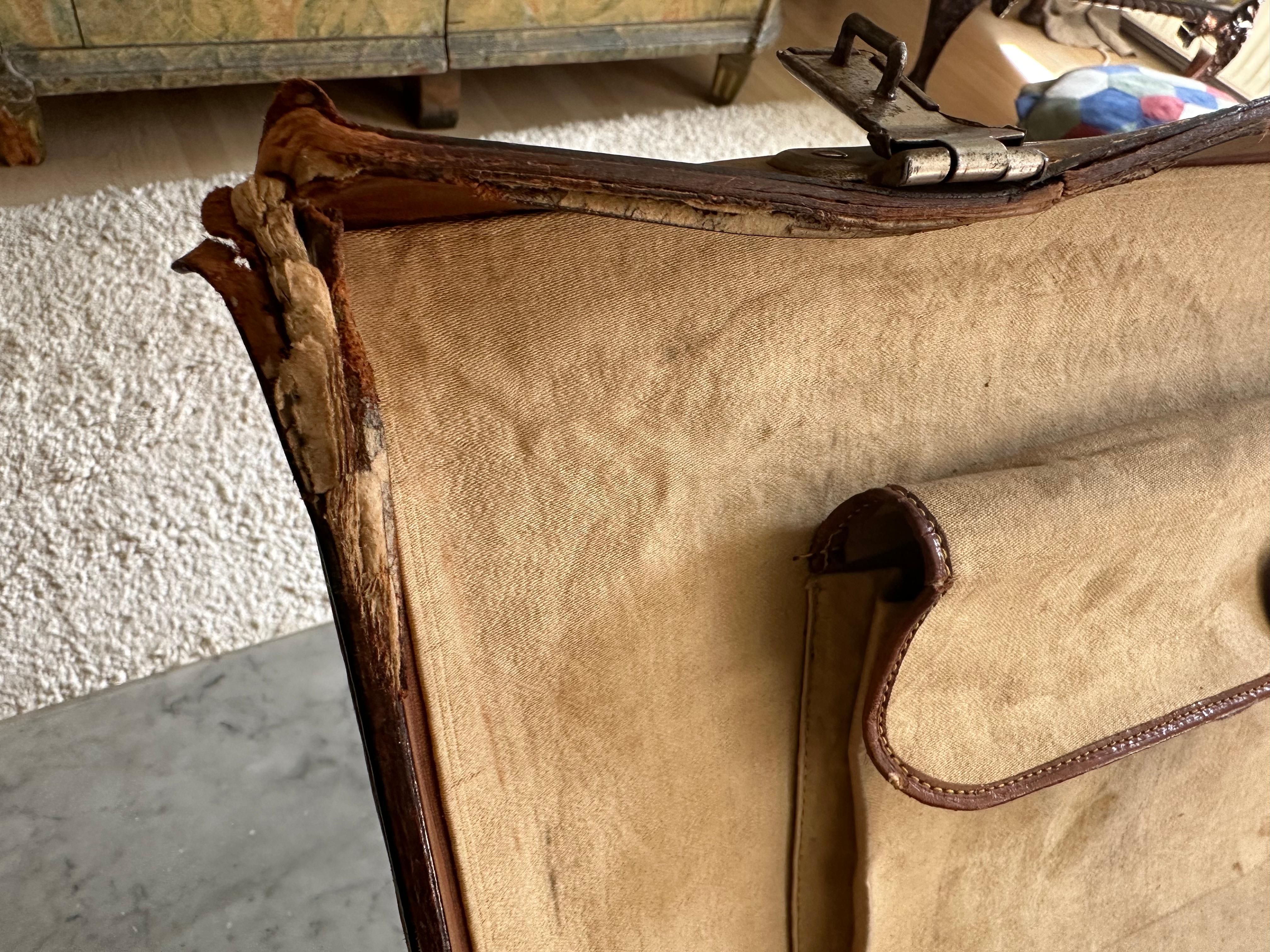 Set di valigie antiche in pelle, anni '30 circa - con adesivi da viaggio originali in vendita 9