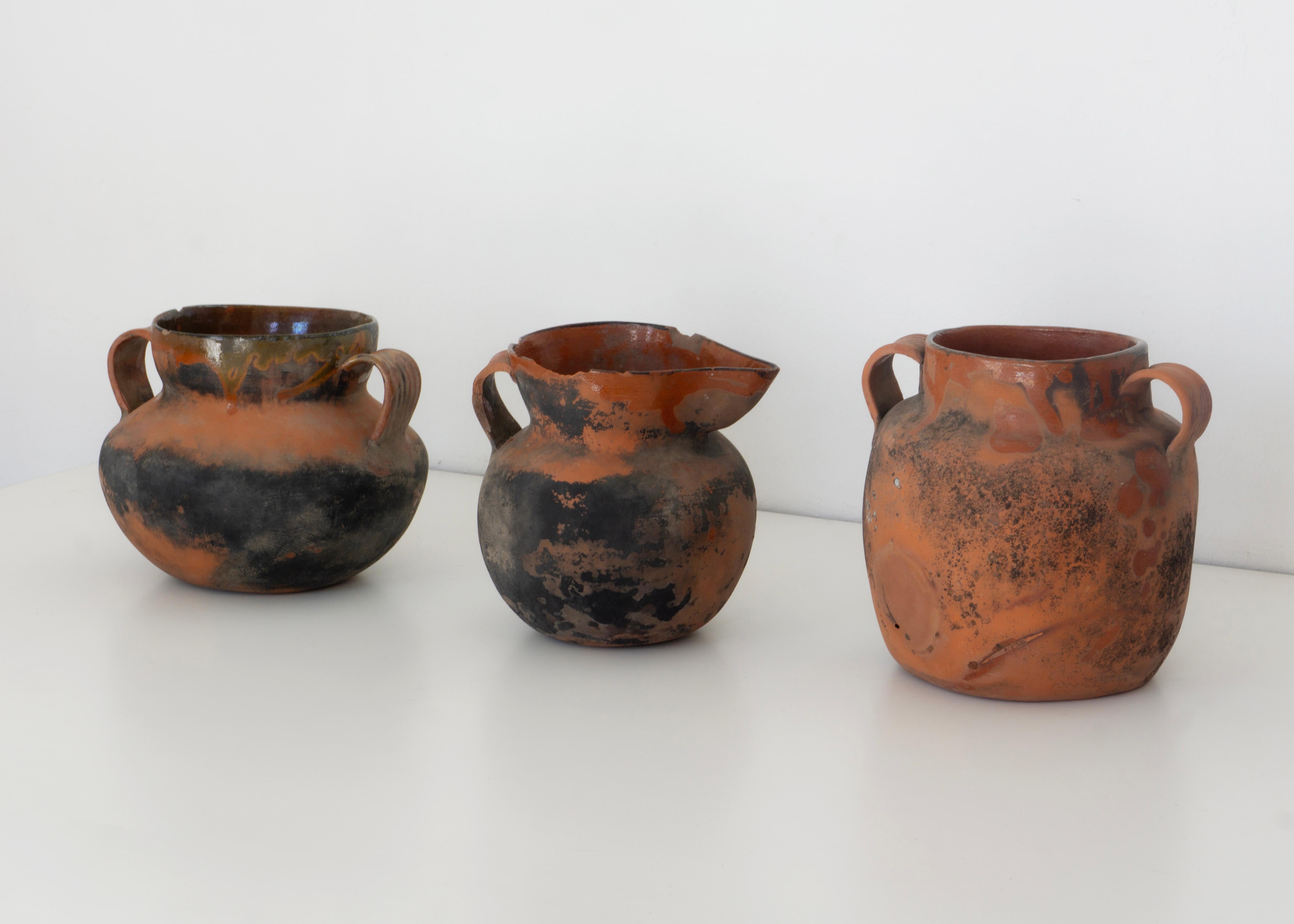 Set of antique mexican kitchen pots. Morena's. XX Century. Herencias Collection For Sale 2