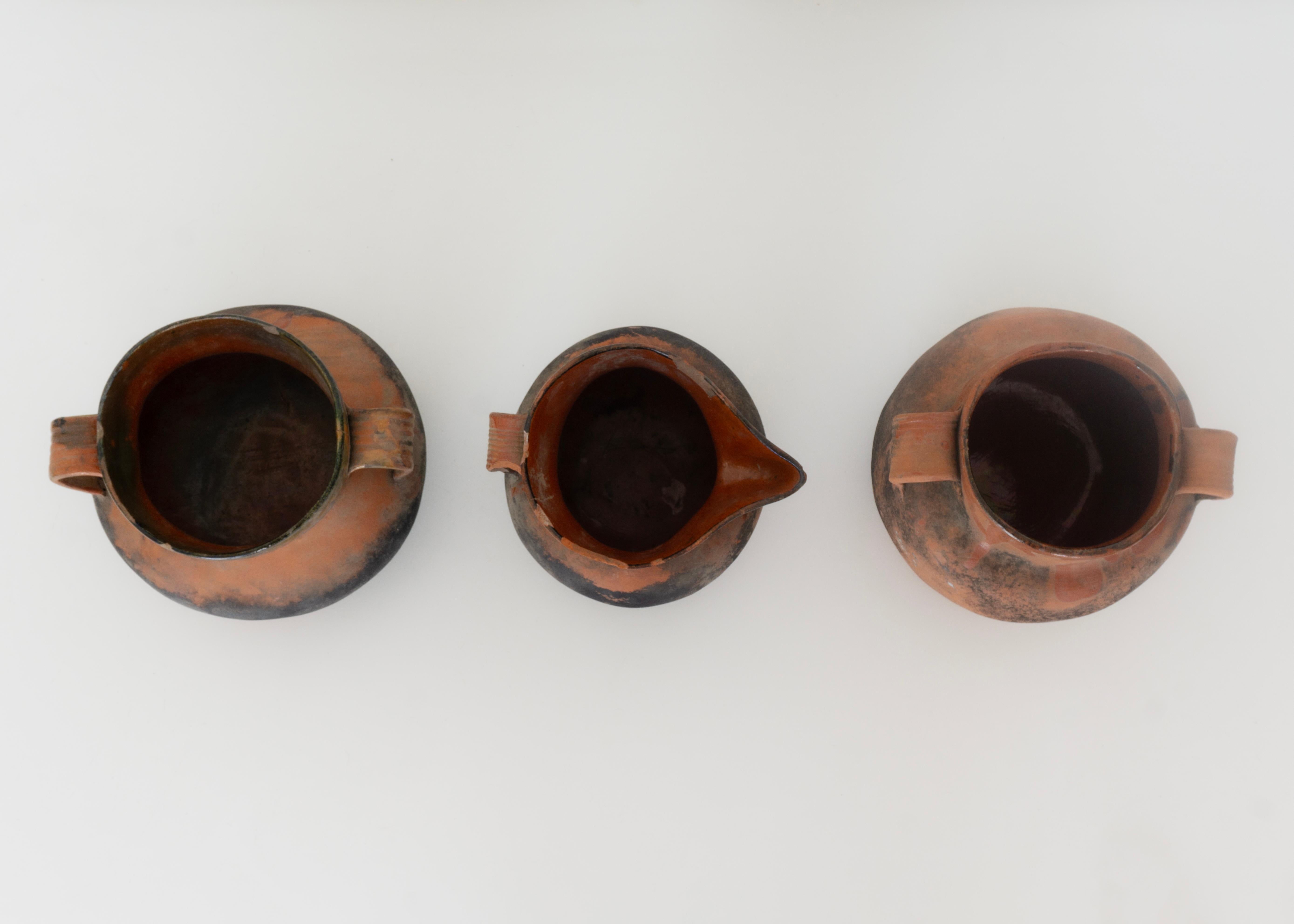 Set of antique mexican kitchen pots. Morena's. XX Century. Herencias Collection For Sale 1