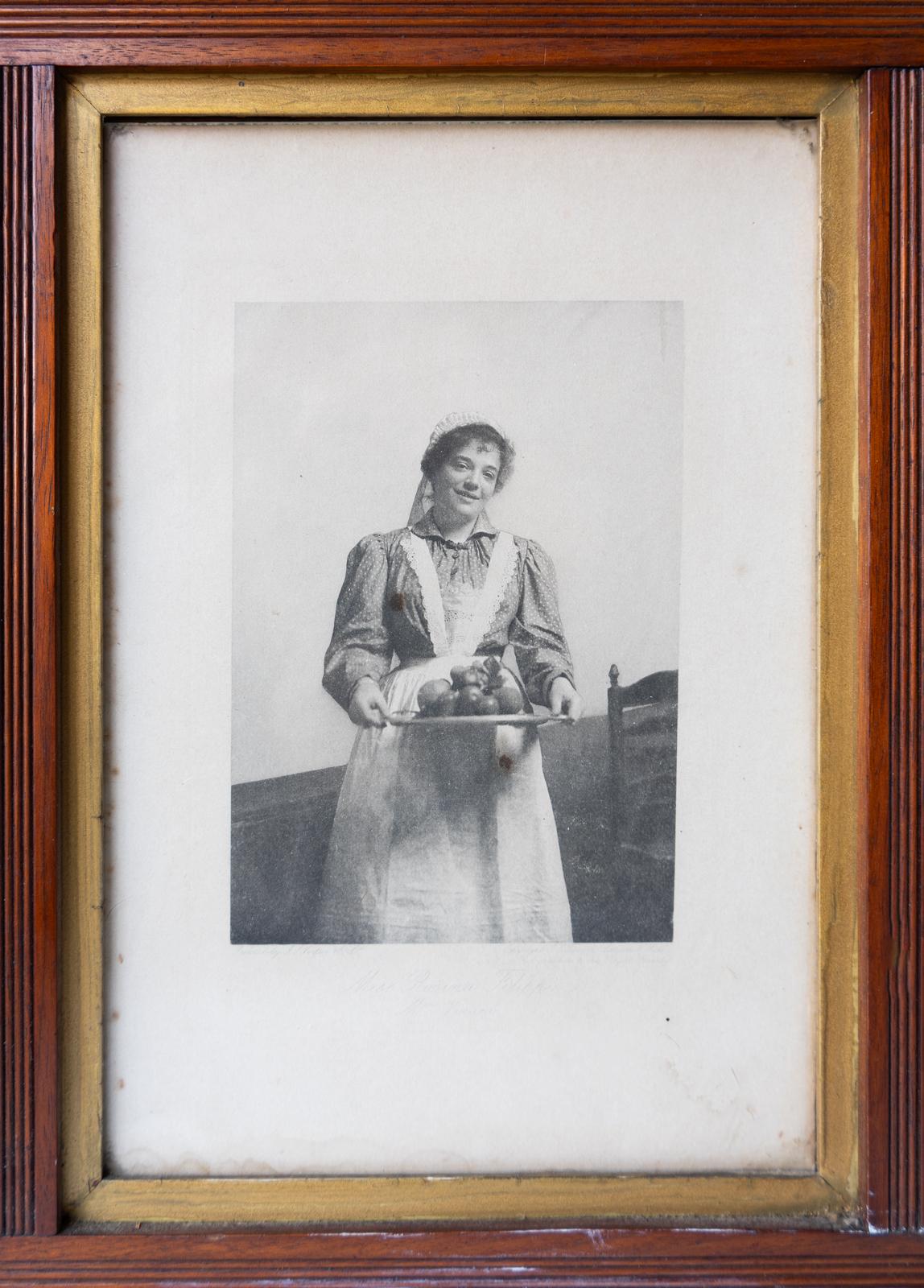 Set Of Antique Photographs Of Actors In Costume From 'Trilby' Theatre Production For Sale 7