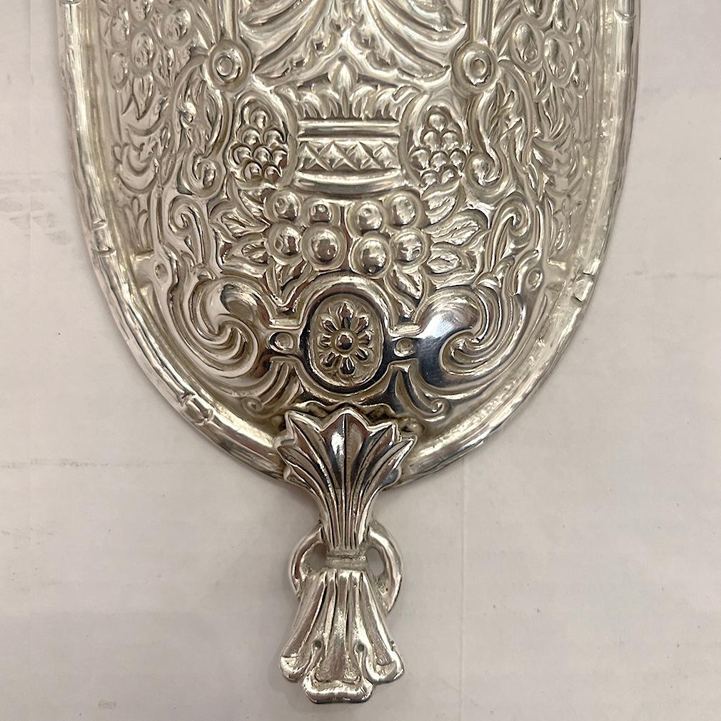 Set di lampade da sole placcate in argento antico, vendute a coppia In condizioni buone in vendita a New York, NY