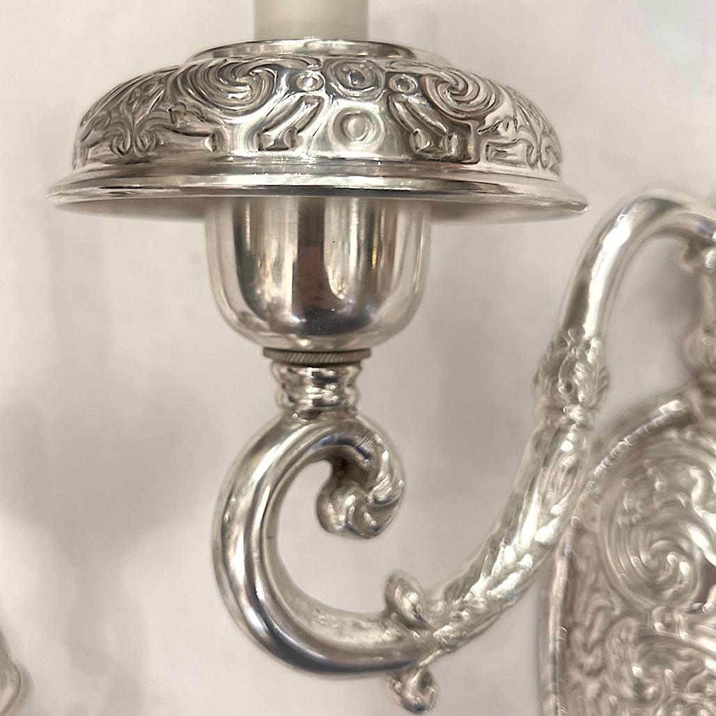 Placcato argento Set di lampade da sole placcate in argento antico, vendute a coppia in vendita