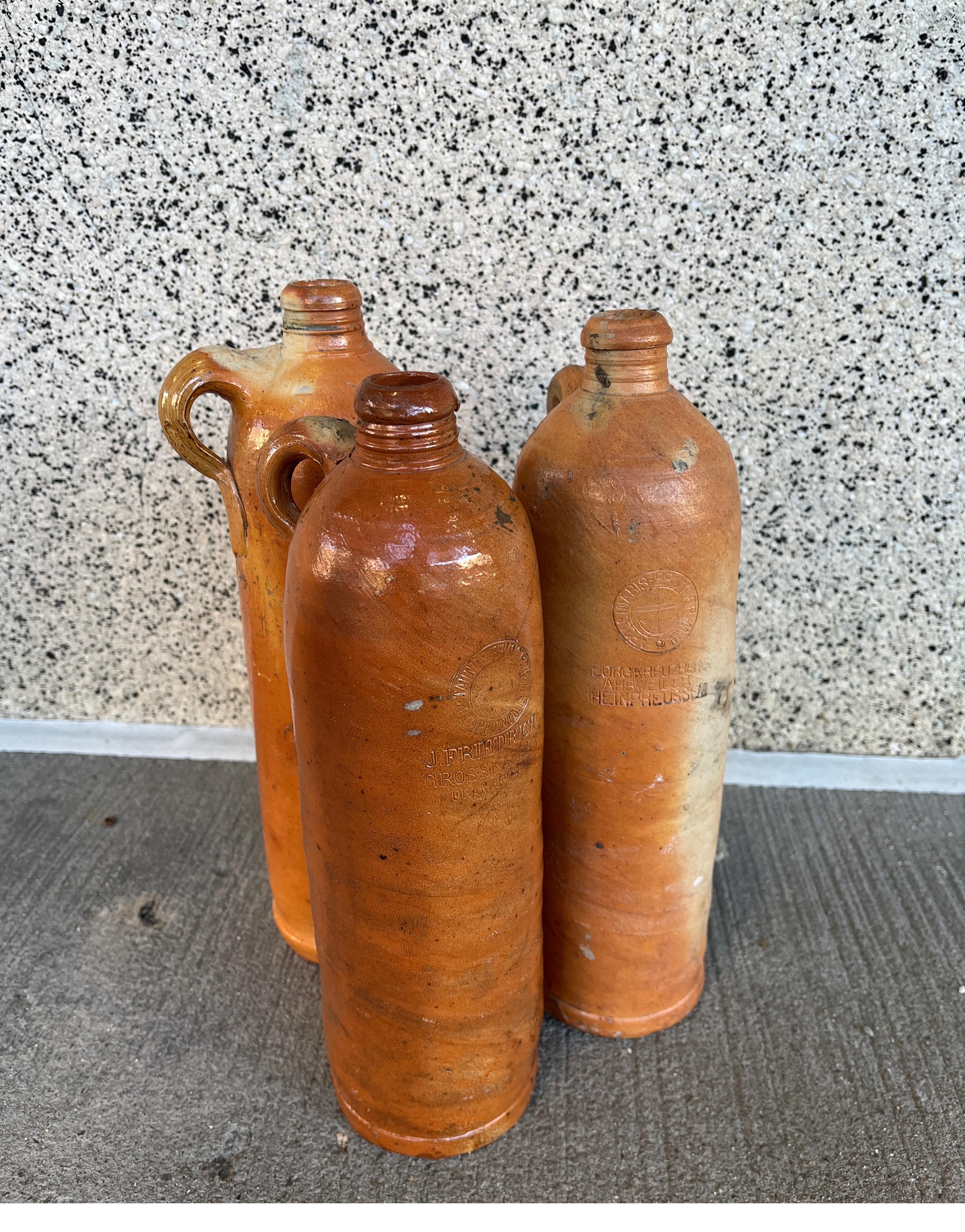 Set antiker Ginflaschen aus Steingut aus Steingut im Angebot 11