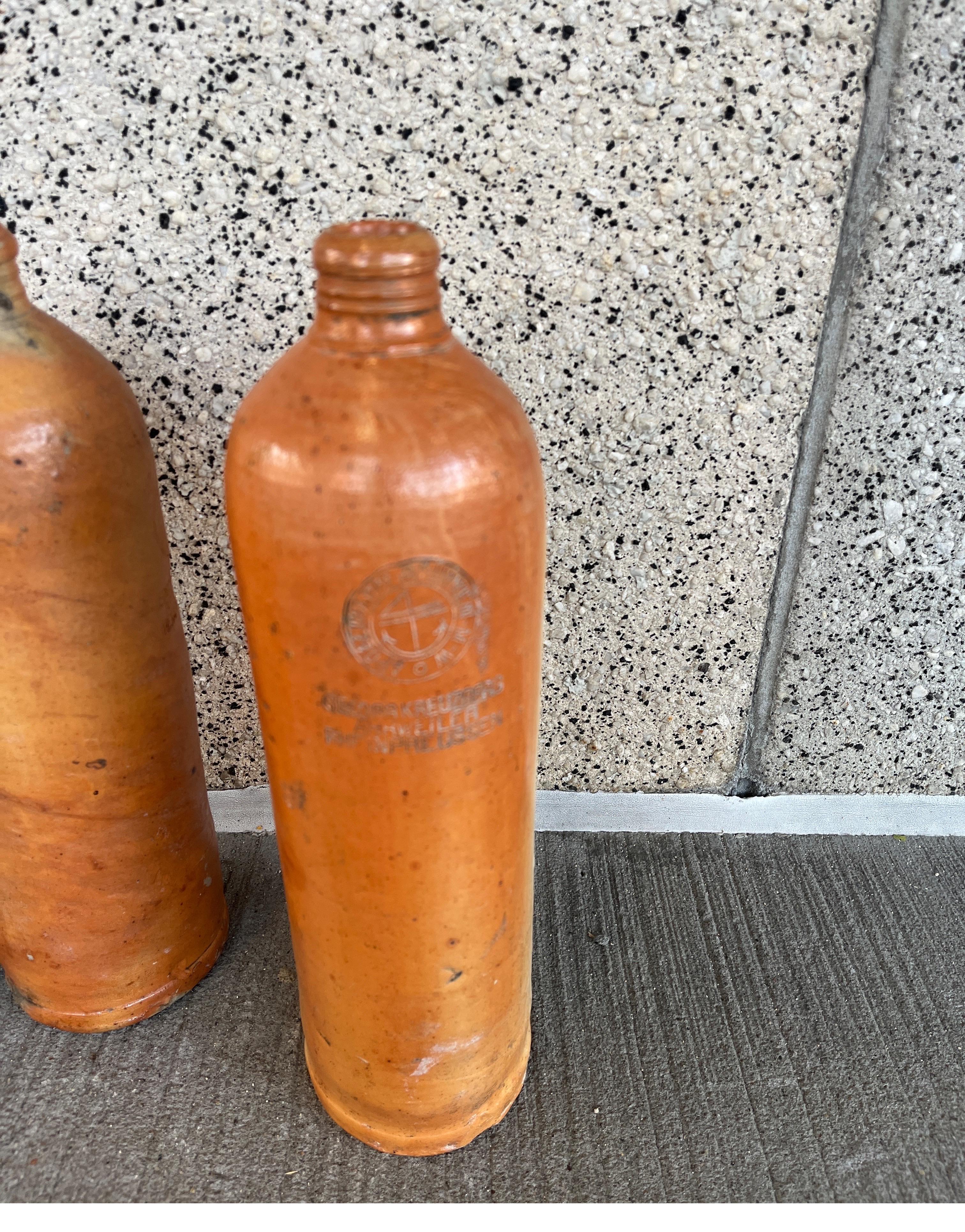 Set antiker Ginflaschen aus Steingut aus Steingut im Zustand „Gut“ im Angebot in New York, NY