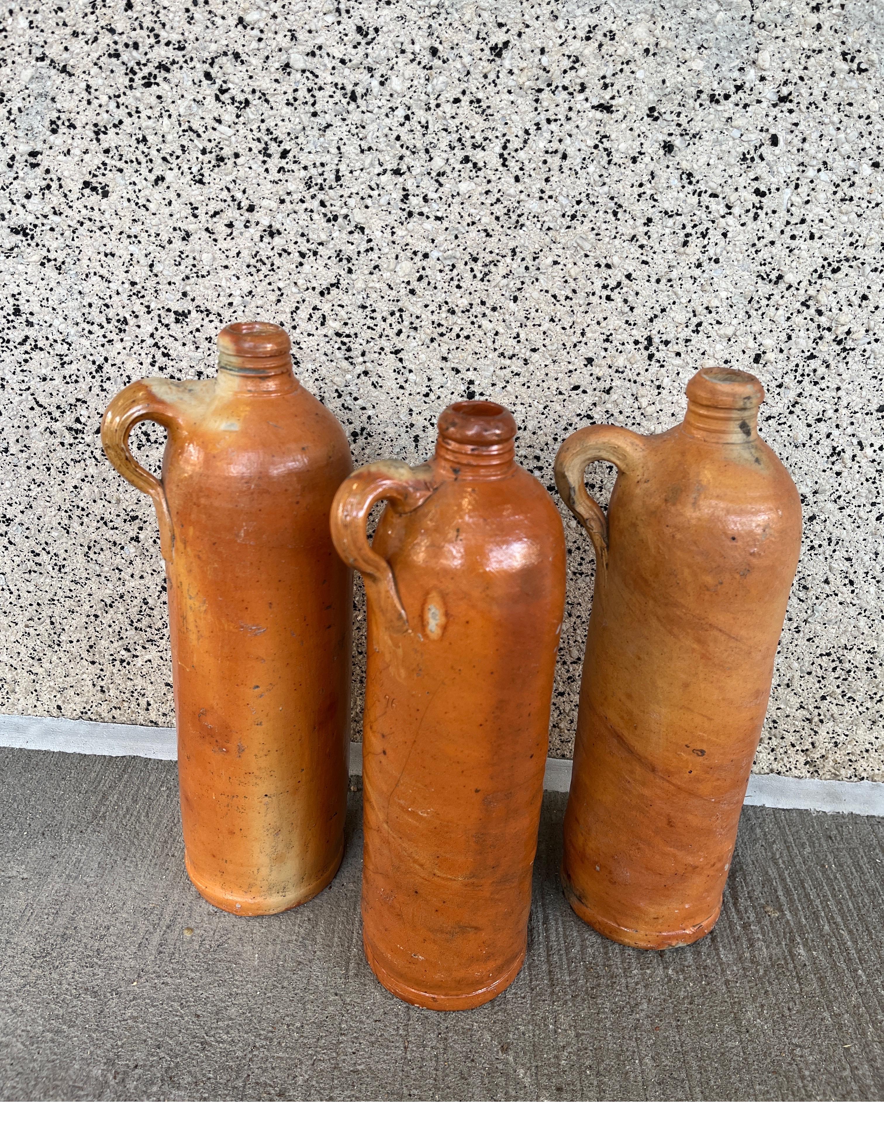Set antiker Ginflaschen aus Steingut aus Steingut (19. Jahrhundert) im Angebot
