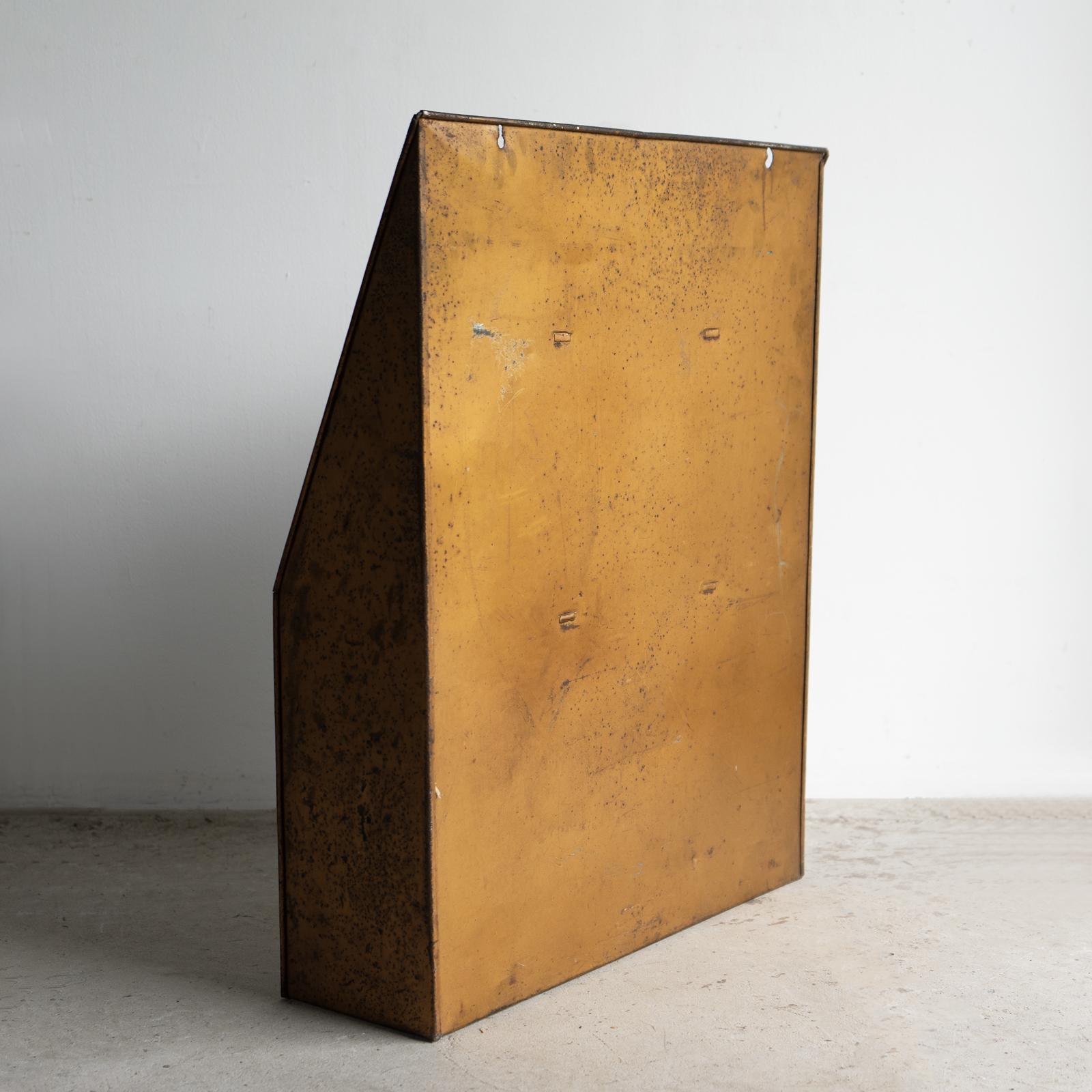 Satz antiker Geschirrkanister für die Küche auf Originalregal Anfang 20. im Angebot 9