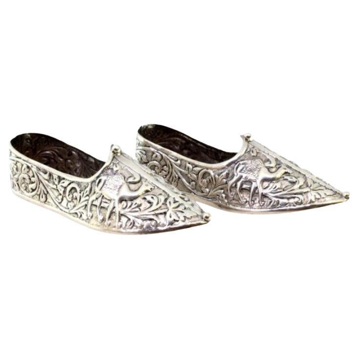 Set of Arabic slippers with camels and plant reliefs For Sale