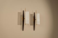 Satz Arlus Wandleuchten aus Plexiglas, Teakholz und Glas, Frankreich 1950er Jahre
