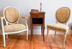 Ensemble de fauteuil Medaillon et sa chaise en bois laqué de style Louis XVI
