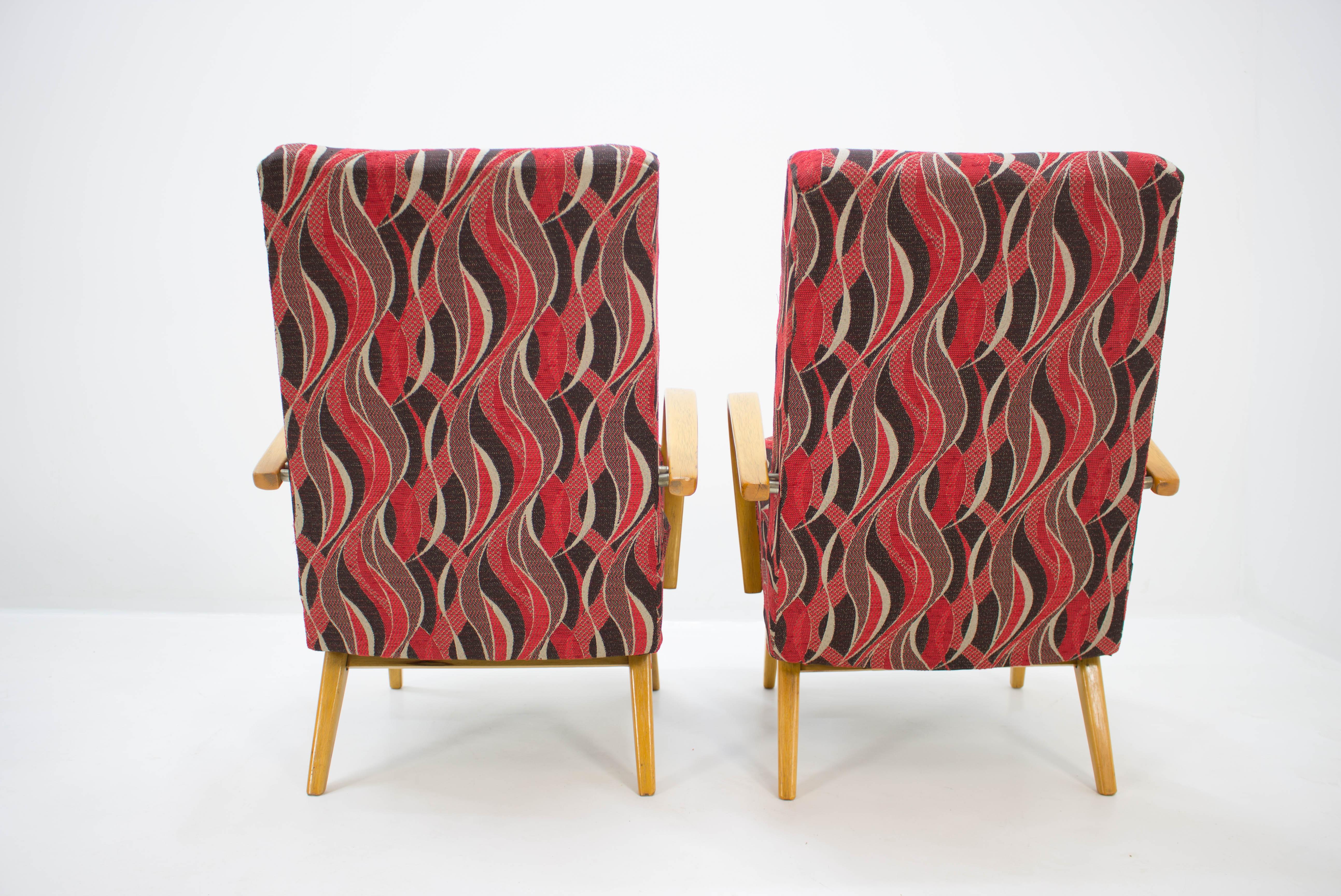 Upholstery Set of Armchairs and Coffee Table by Jaroslav Smidek, 1960s