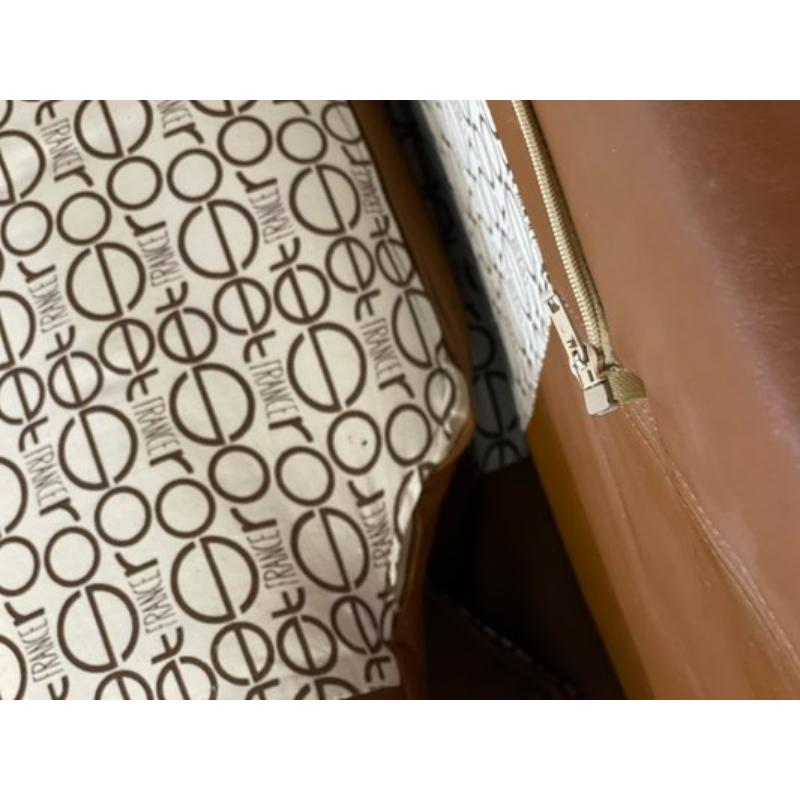 Sessel-Set aus Leder von Ligne Roset

Zusätzliche Informationen:
MATERIALIEN: Rindsleder
Farbe: Braun
Design Zeitraum: 1980 bis 1989
Jahr: 1980
Schöpfer: Ligne roset
Hersteller: Ligne Roset
Land der Herstellung: Frankreich
Identifizierungszeichen: