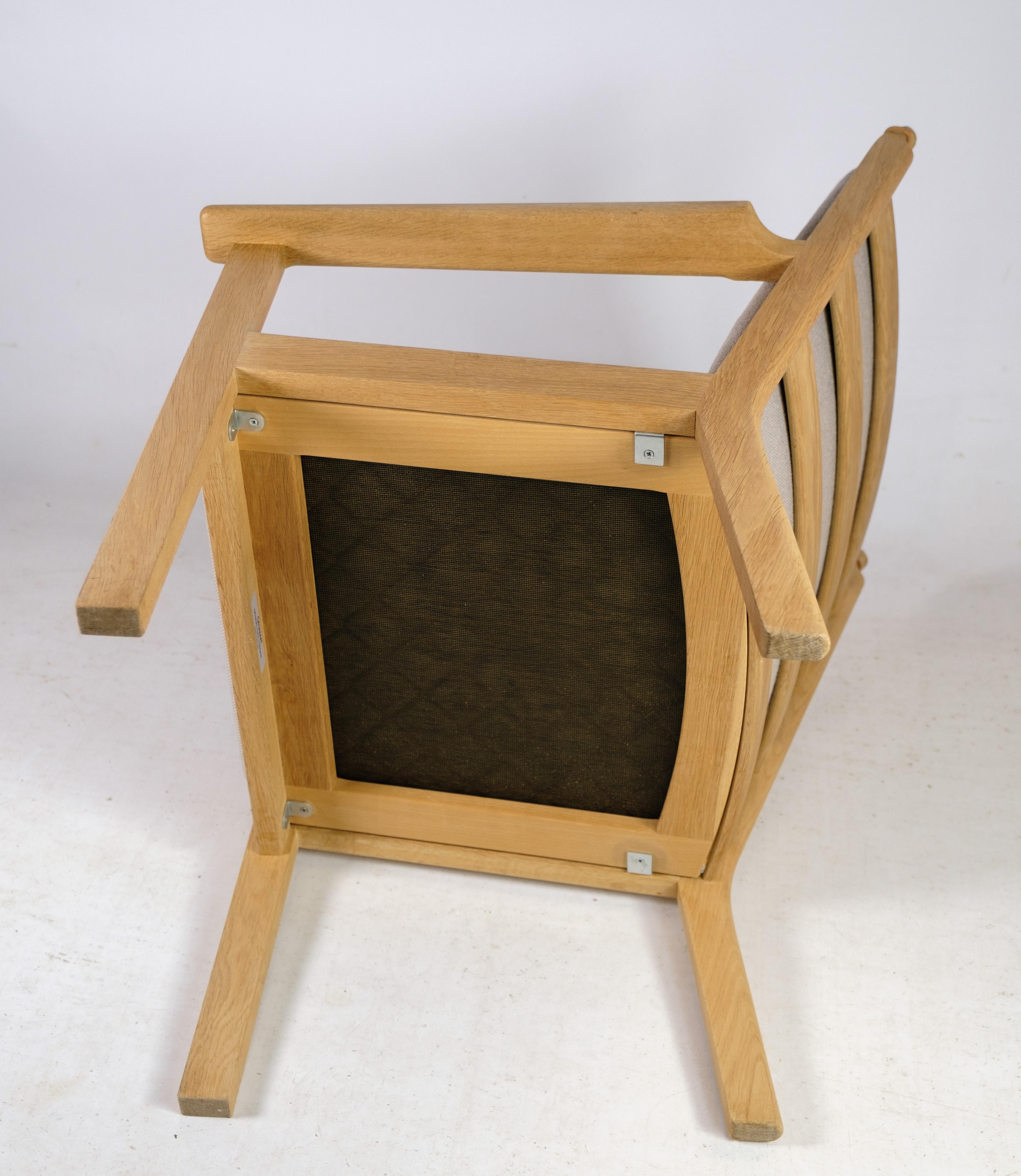 Tissu Ensemble de 2 fauteuils modèle Ge284 conçus par Hans J. Wegner et fabriqués par Getama en vente