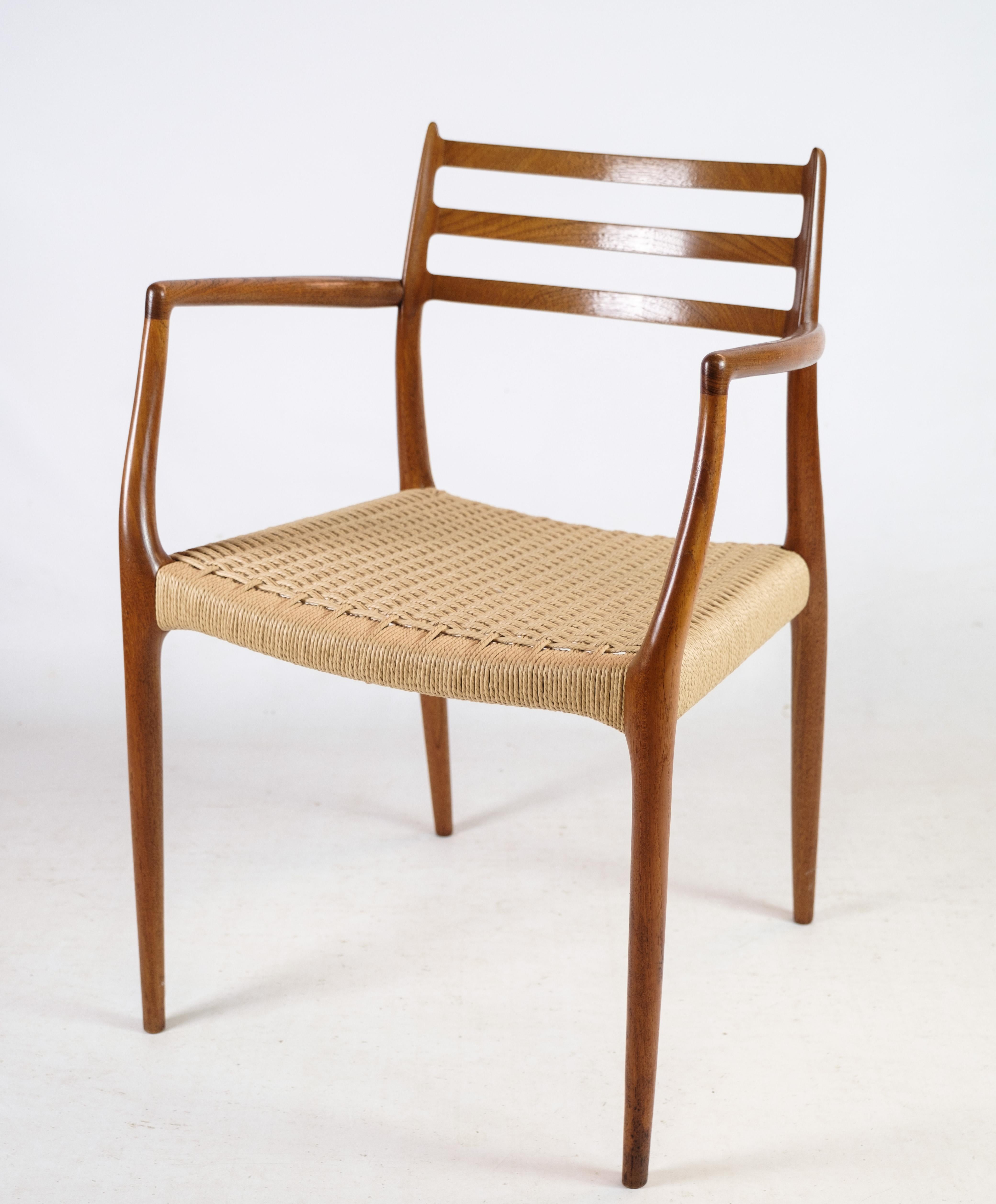 Ensemble de fauteuils, modèle n° 62 en teck par Niels O. Møller dans les années 1962 en vente 6