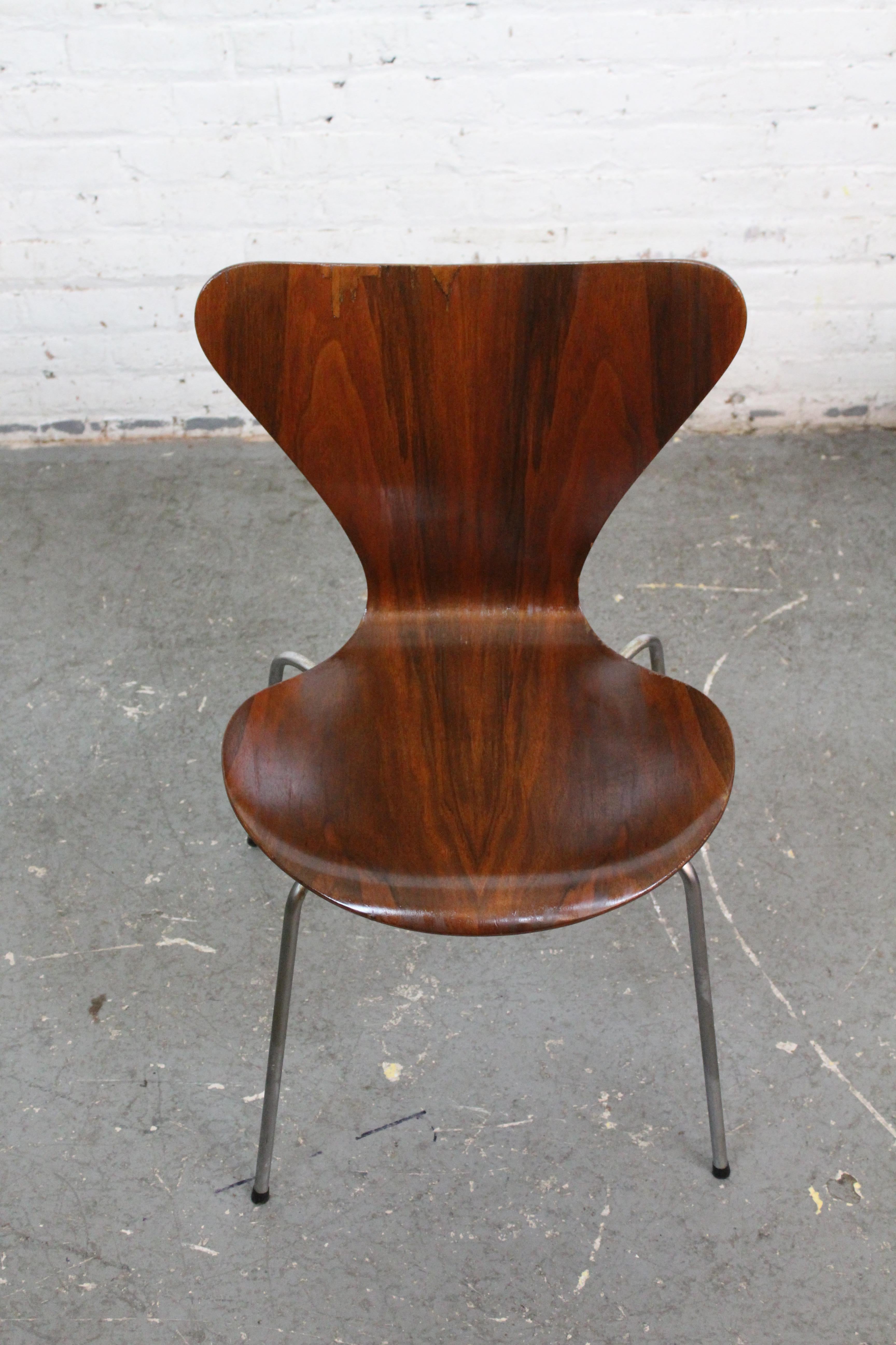 Set of Arne Jacobsen Series 7 (3107) Chairs by Fritz Hansen c. 1950s 7