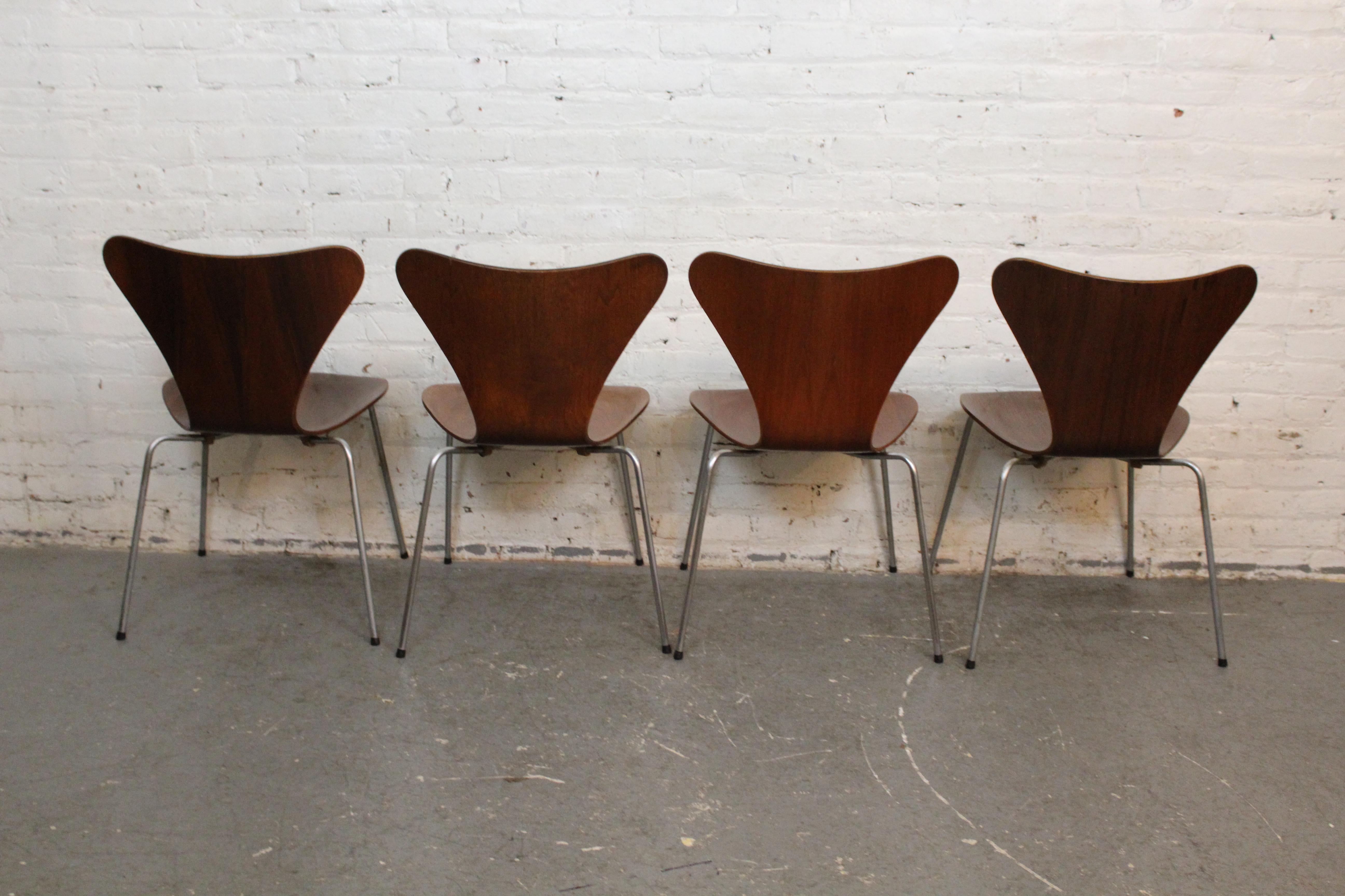 Danish Set of Arne Jacobsen Series 7 (3107) Chairs by Fritz Hansen c. 1950s
