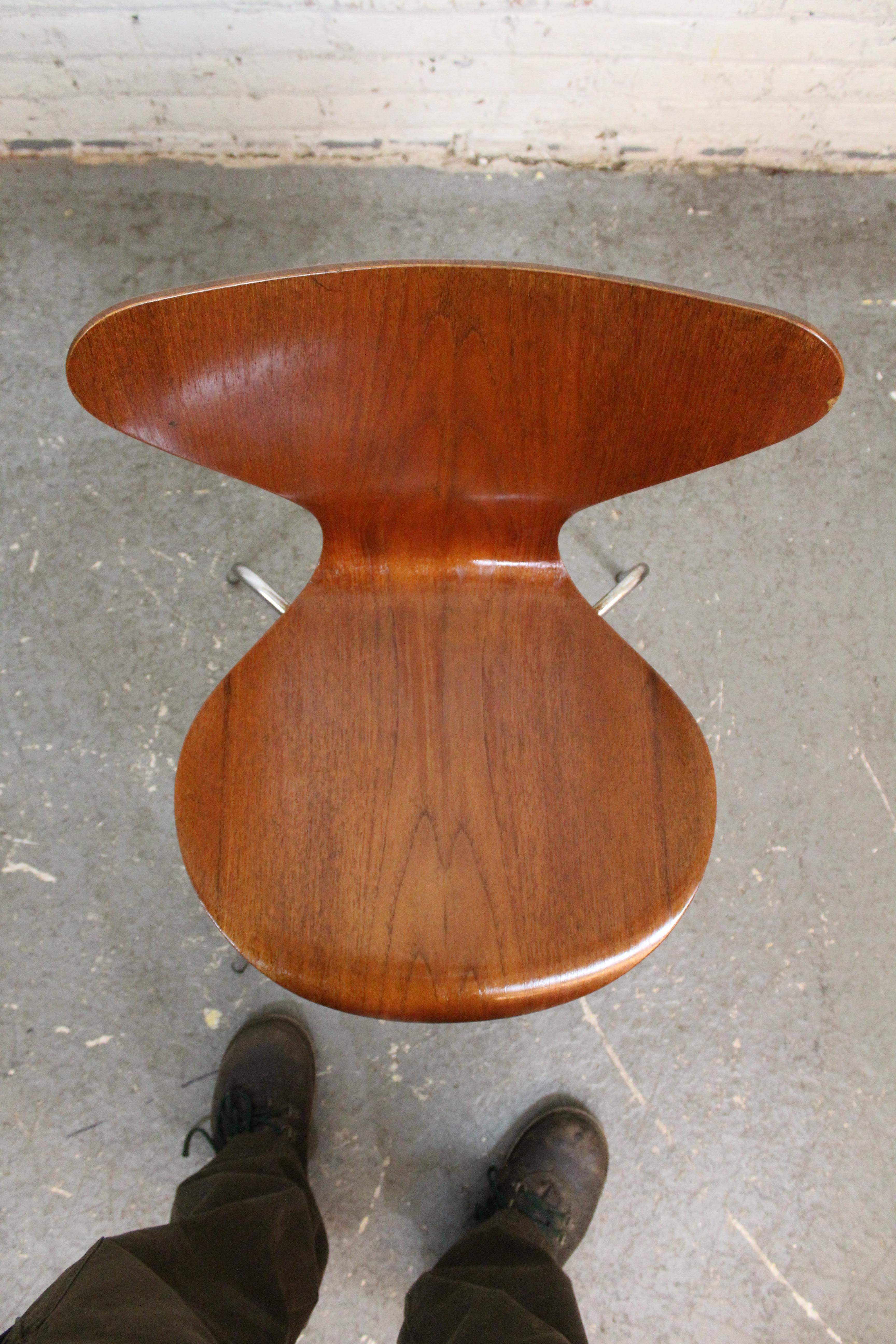 Set of Arne Jacobsen Series 7 (3107) Chairs by Fritz Hansen c. 1950s In Good Condition In Brooklyn, NY
