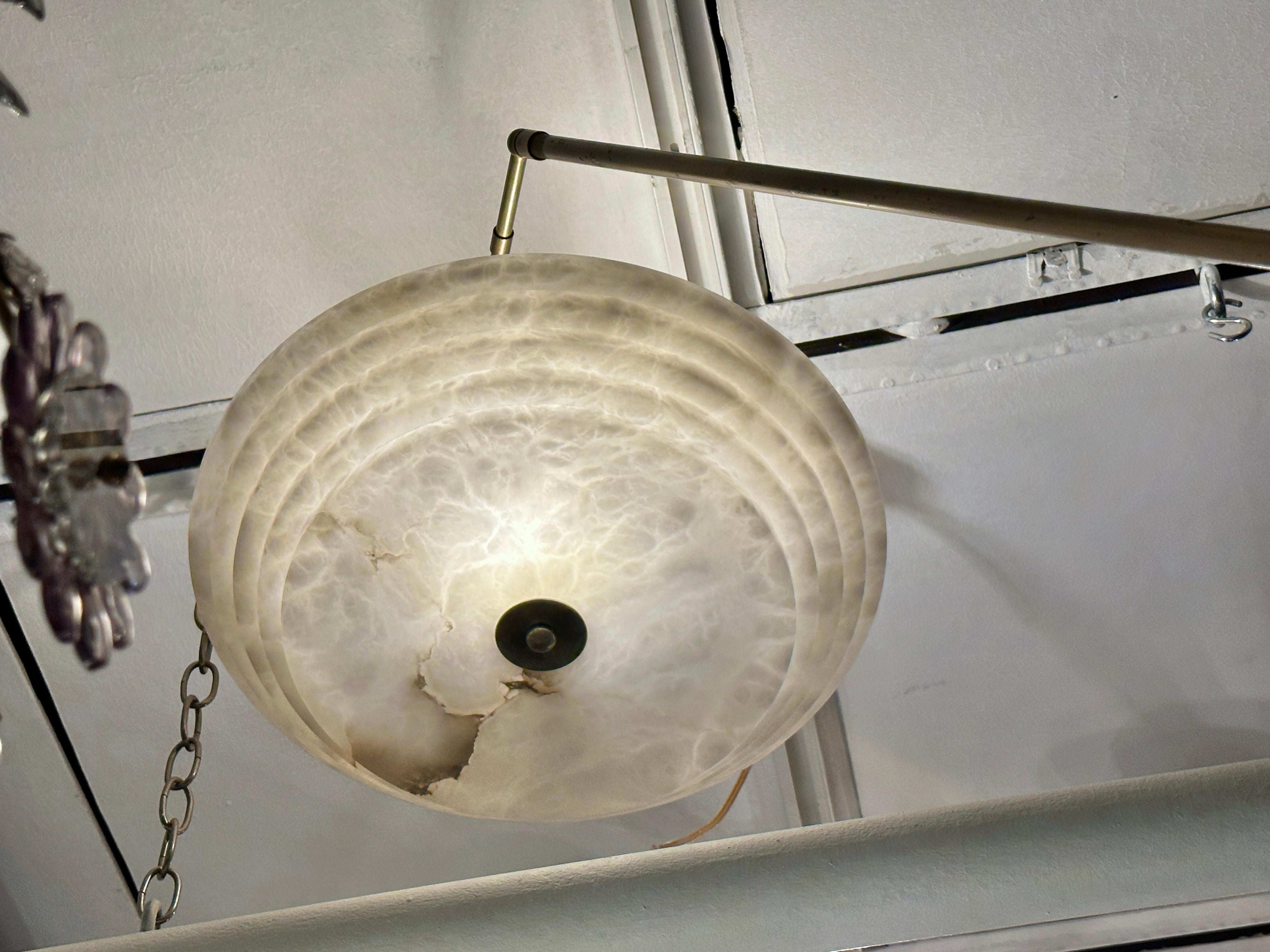 Milieu du XXe siècle Ensemble de luminaires Art déco en albâtre, vendus à l'unité en vente