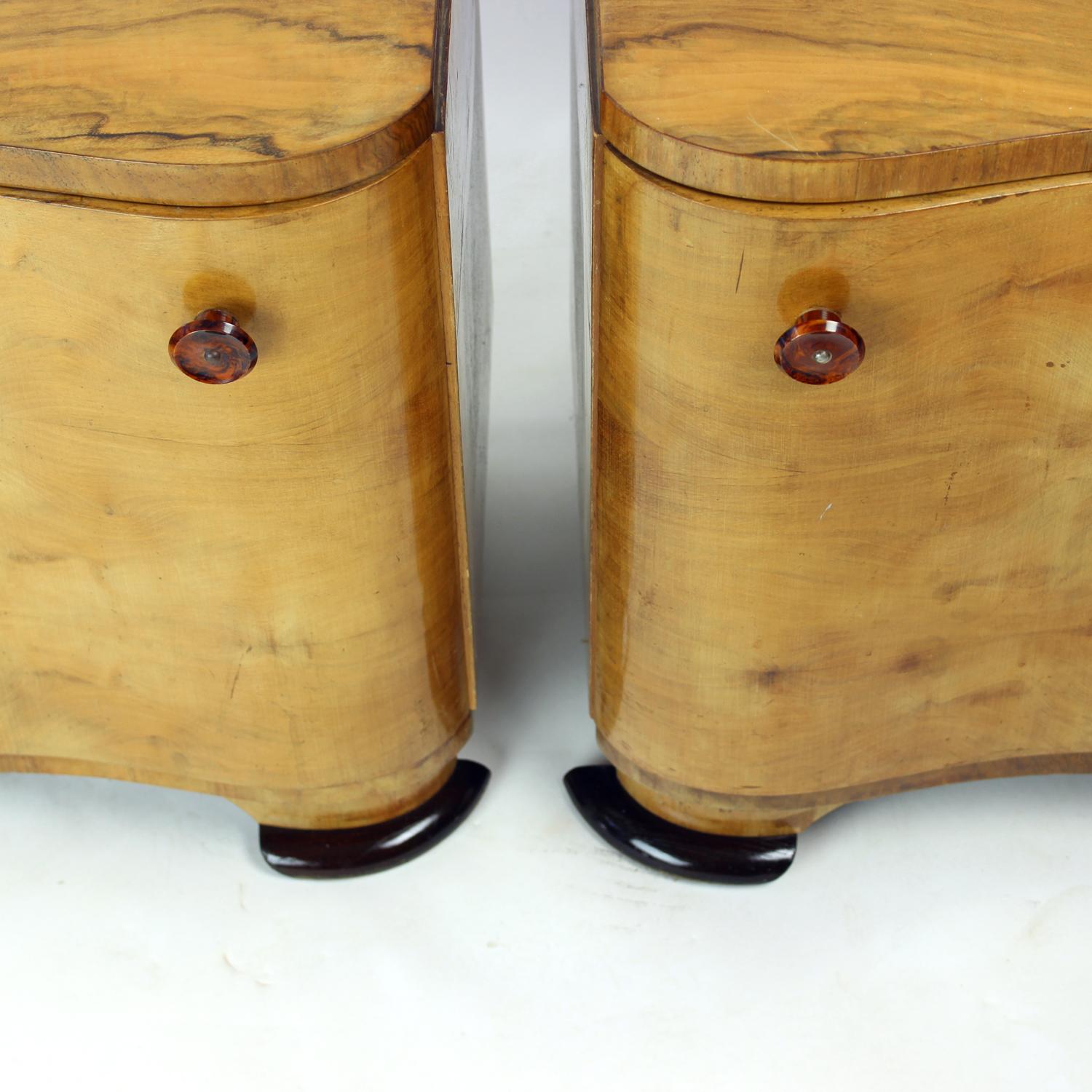 Set Of Art Deco Bedside Tables In Walnut, Czechoslovakia 1940s 7