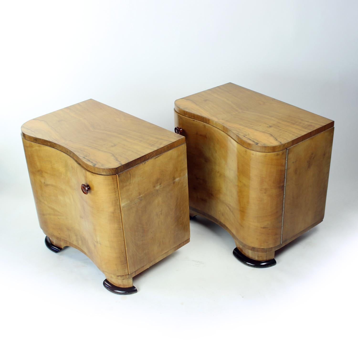 Set Of Art Deco Bedside Tables In Walnut, Czechoslovakia 1940s 8