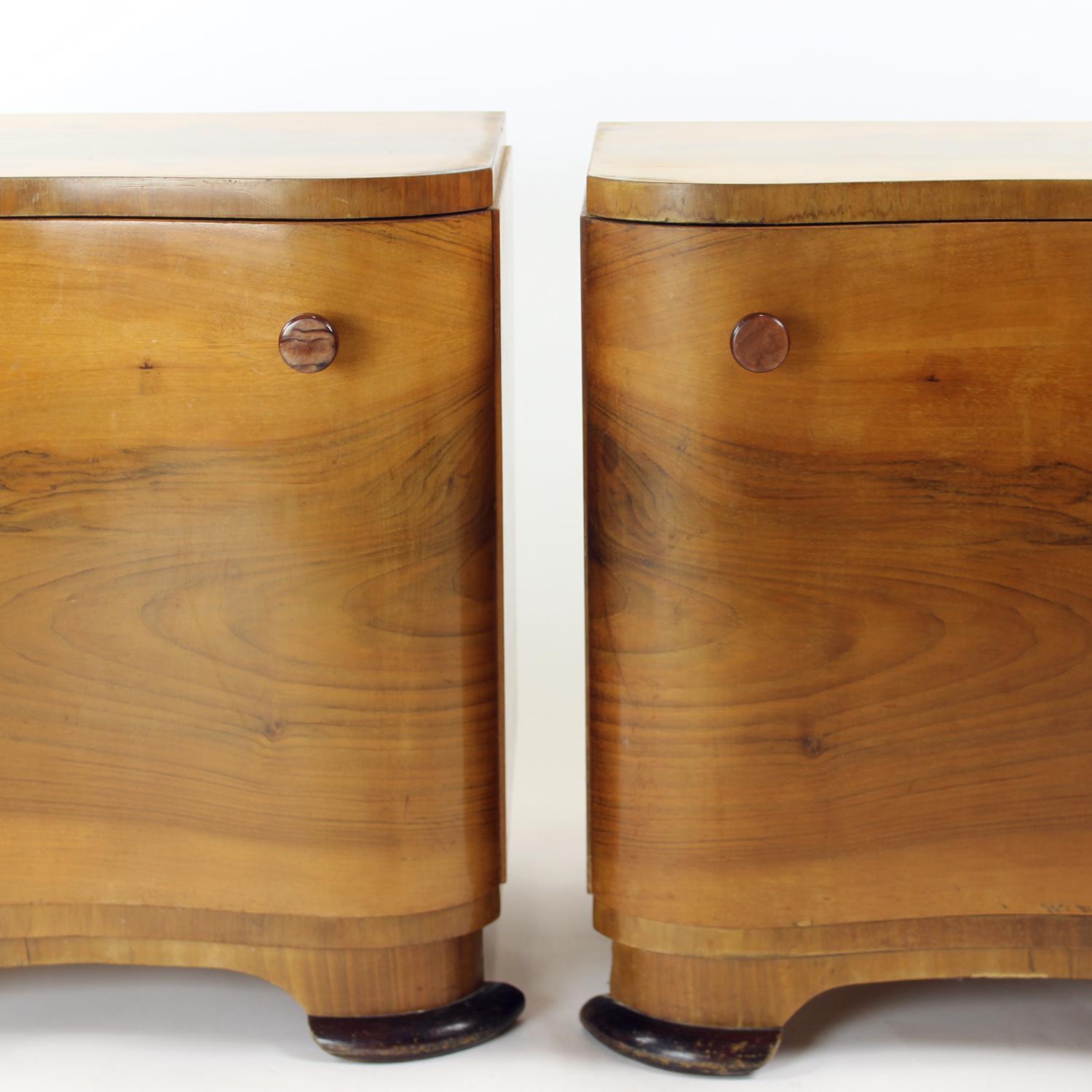 Set Of Art Deco Bedside Tables In Walnut, Czechoslovakia 1940s 8