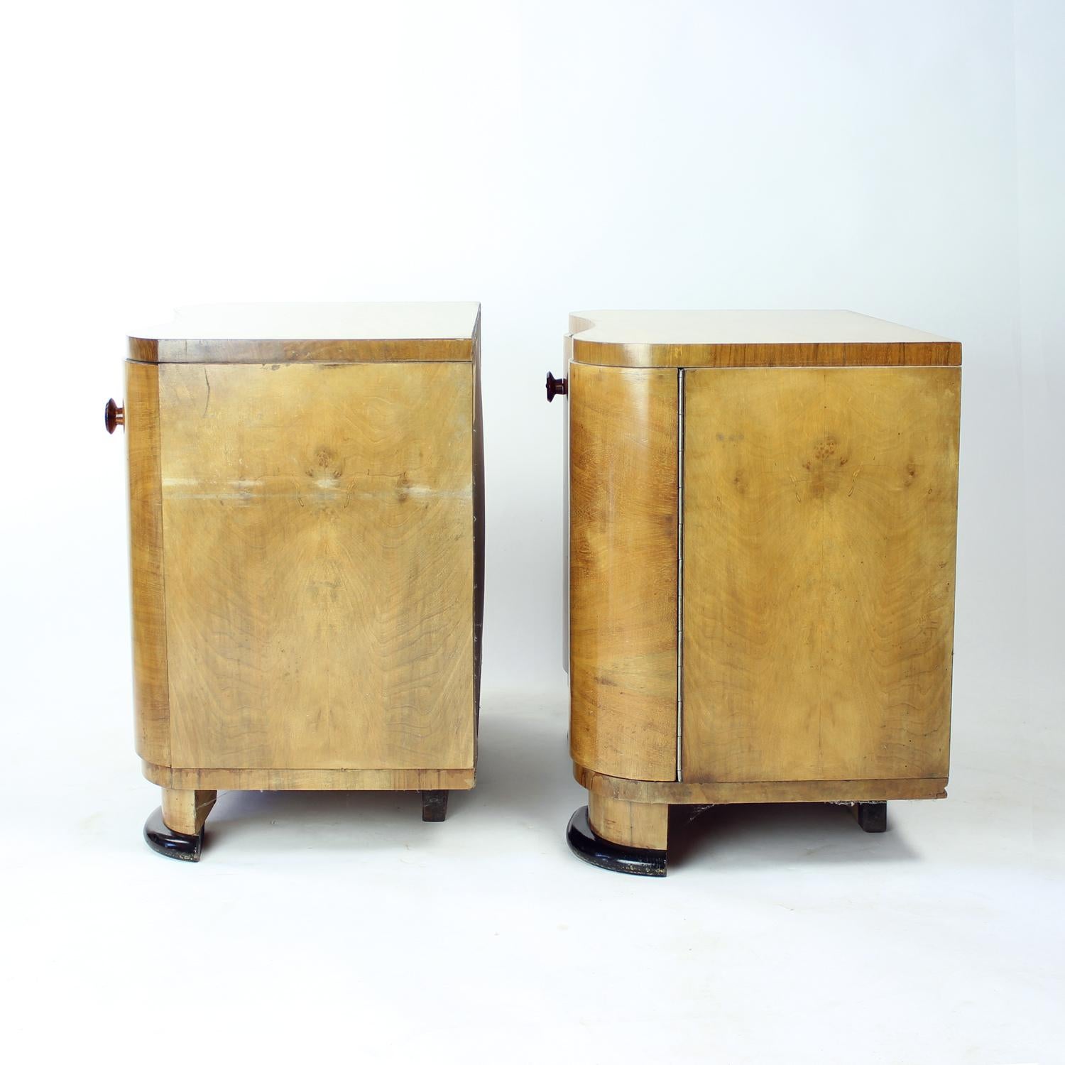 Set Of Art Deco Bedside Tables In Walnut, Czechoslovakia 1940s 9