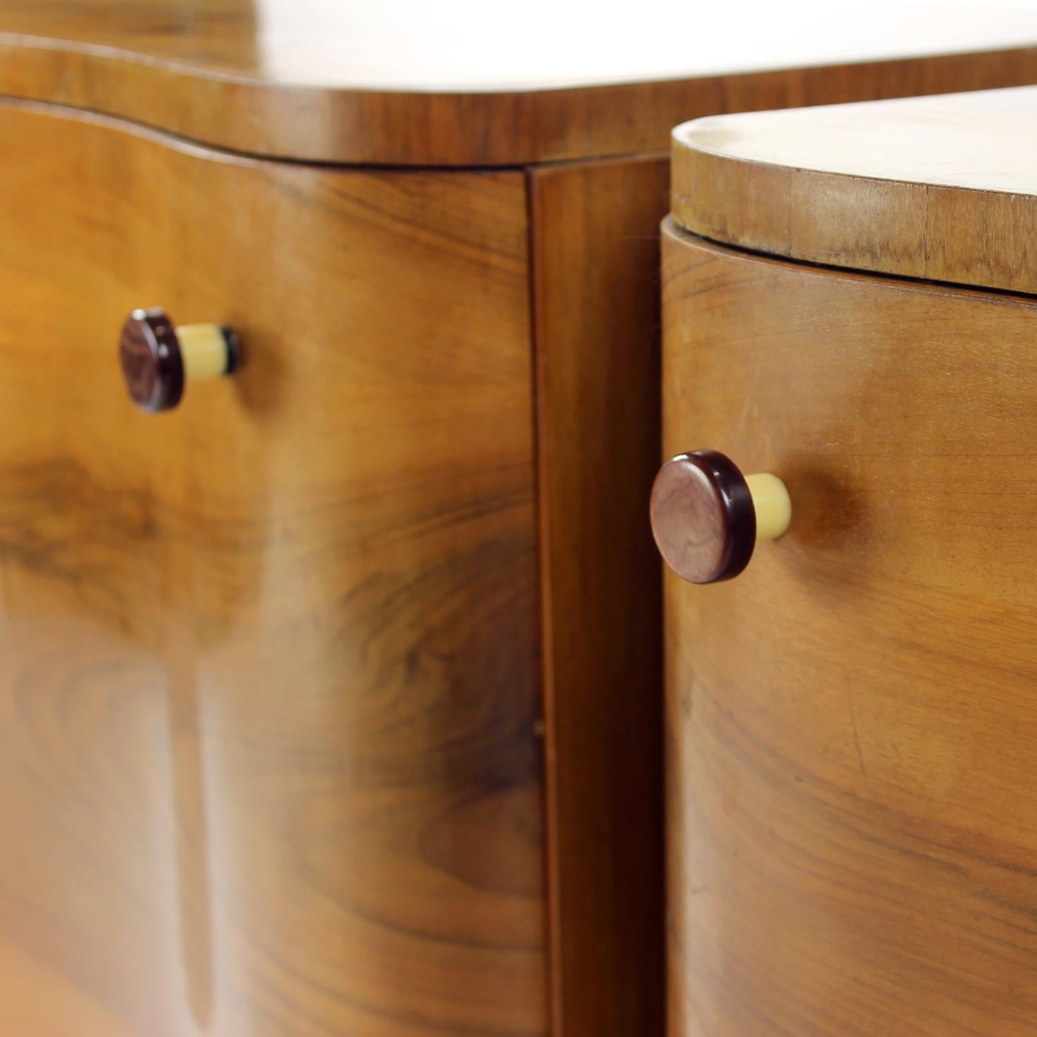 Set Of Art Deco Bedside Tables In Walnut, Czechoslovakia 1940s 2