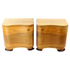 Ensemble de tables de chevet Art Déco en noyer, Tchécoslovaquie, années 1940