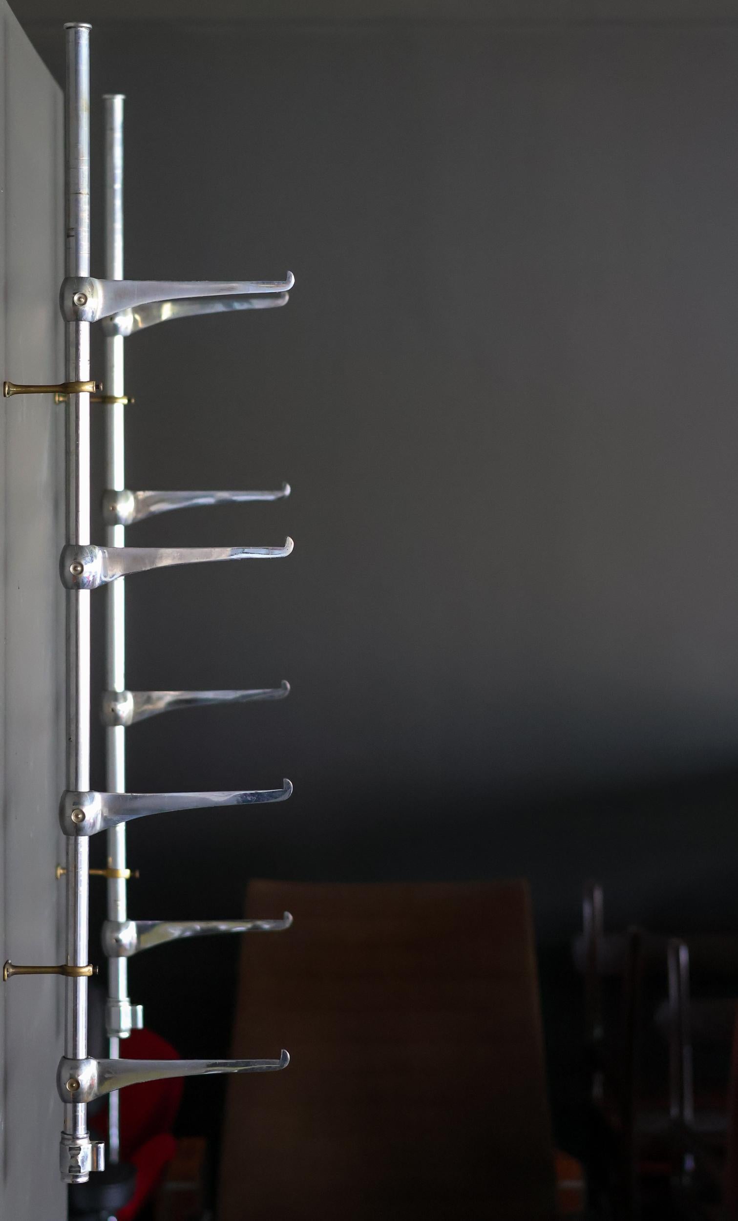 Set of Art Deco Brackets for Glass Shelves – Refined Architectural Elegance In Good Condition For Sale In Dronten, NL