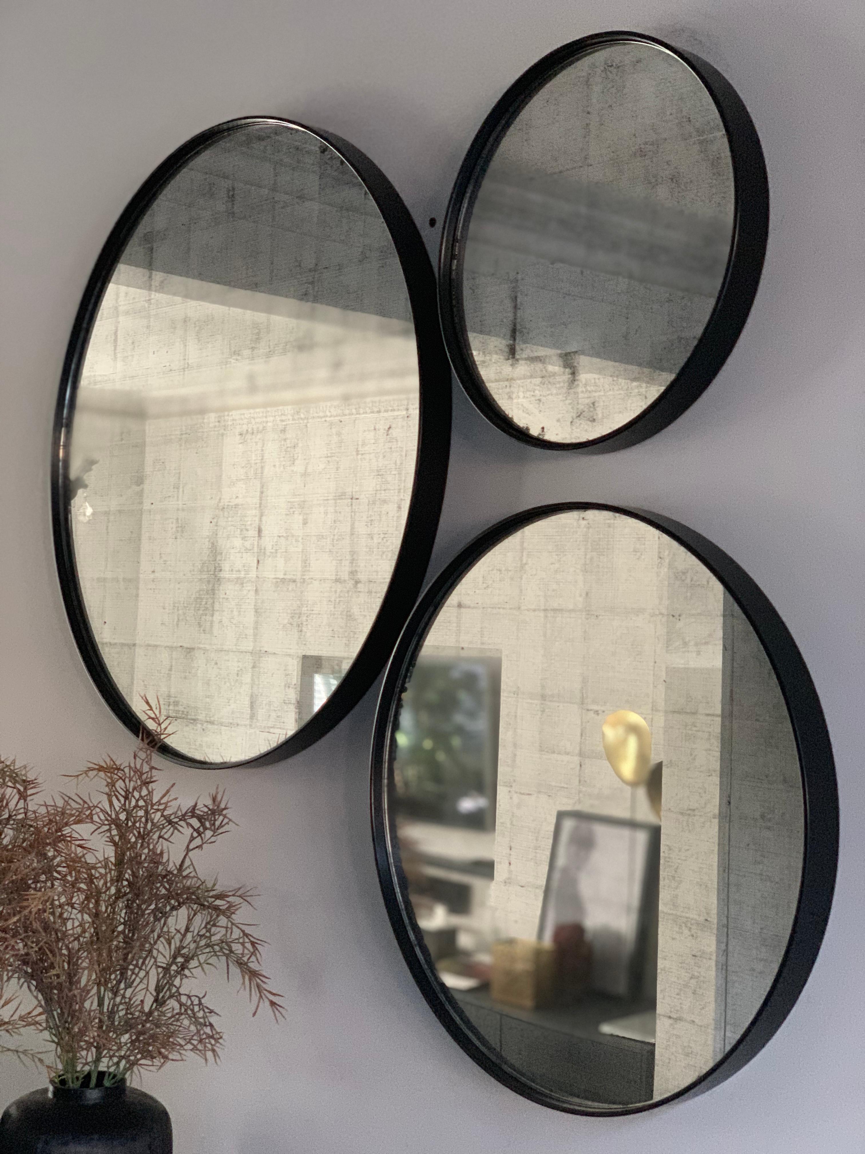 Beveled Set of Art Deco Style Eros Round Mirror with White Gold Mirror Black For Sale