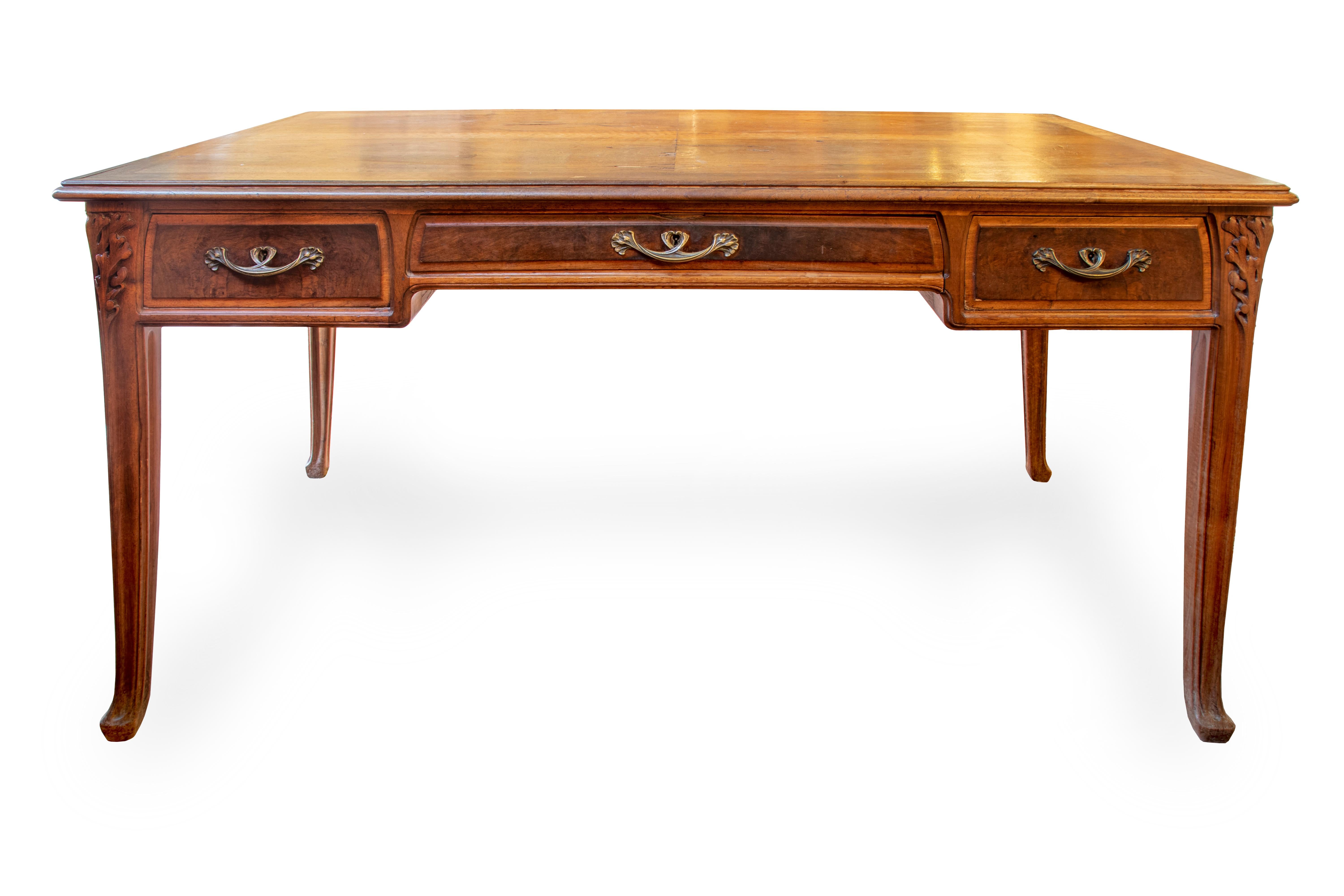 Ensemble original de meubles de bureau Art Nouveau (un bureau et une chaise) de la collection 