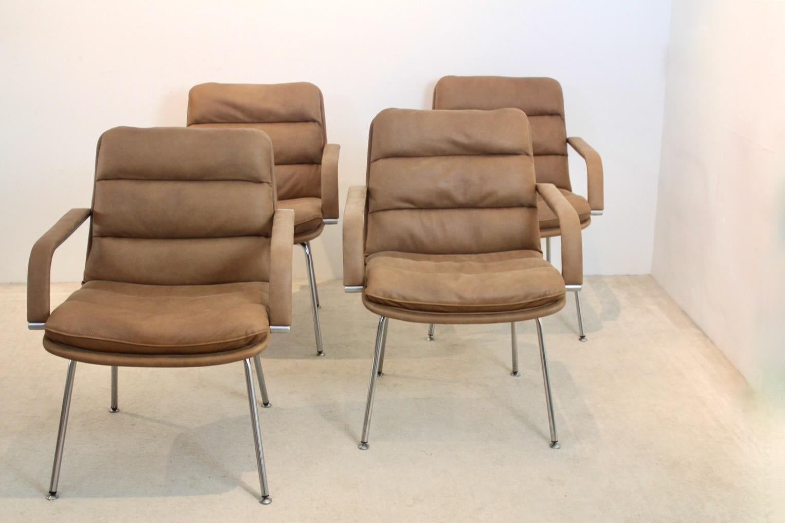 Mid-Century Modern Ensemble de chaises de direction Artifort Channel de Geoffrey Harcourt en vente
