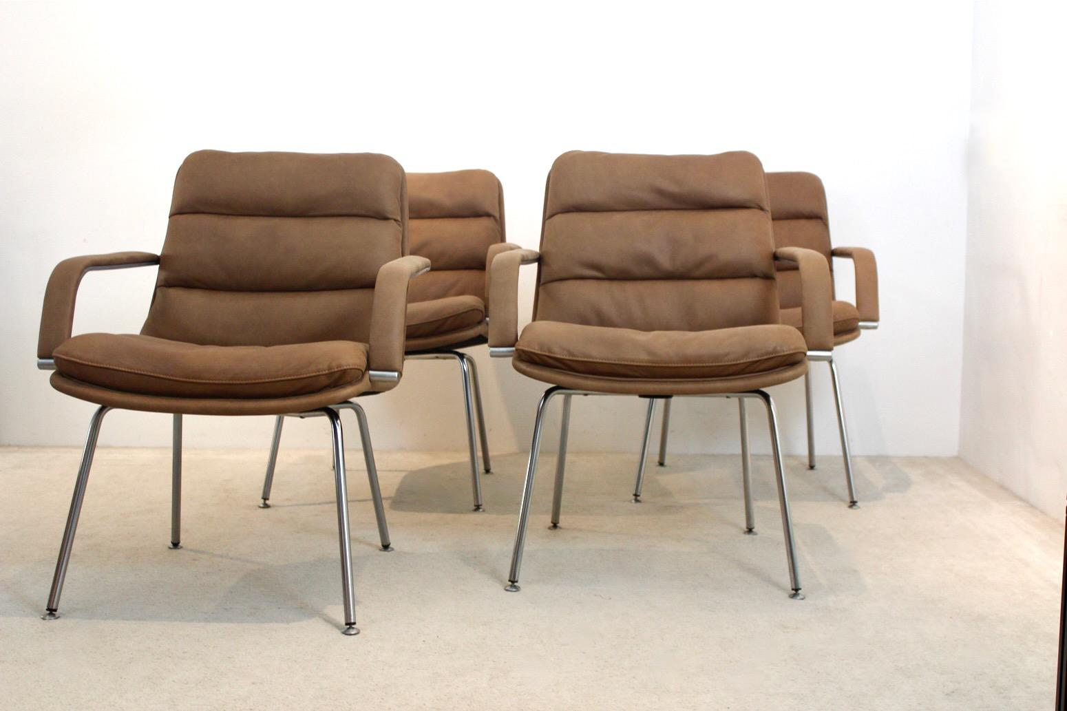 Néerlandais Ensemble de chaises de direction Artifort Channel de Geoffrey Harcourt en vente