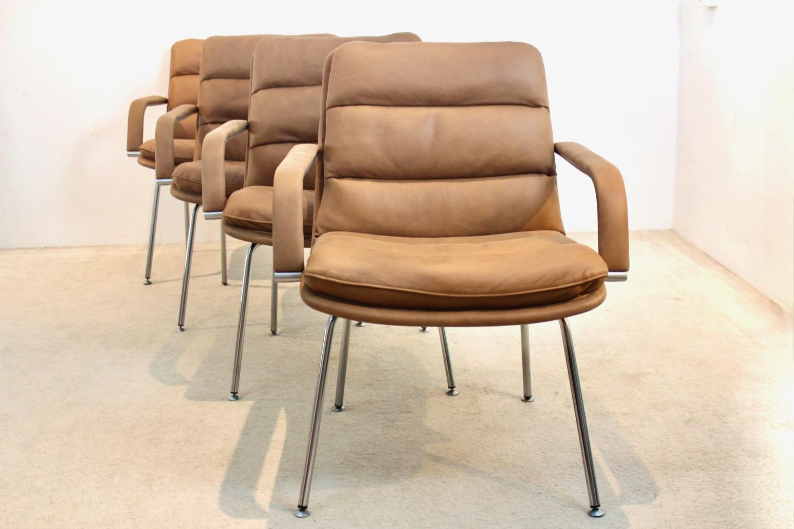 Ensemble de chaises de direction Artifort Channel de Geoffrey Harcourt Bon état - En vente à Voorburg, NL