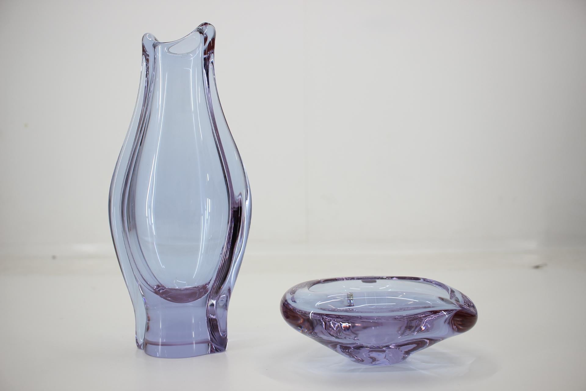 Set of Ashtray and Vase/Železnobrodské Sklo, 1960s In Good Condition In Praha, CZ