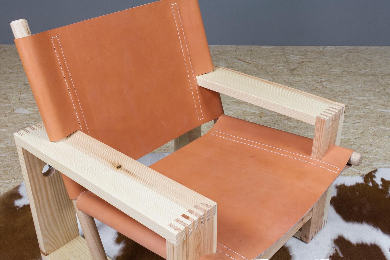 Contemporary Set of Ate Van Apeldoorn Lounge Chairs in Pine and Leather, Model 'stokkenstoel' For Sale