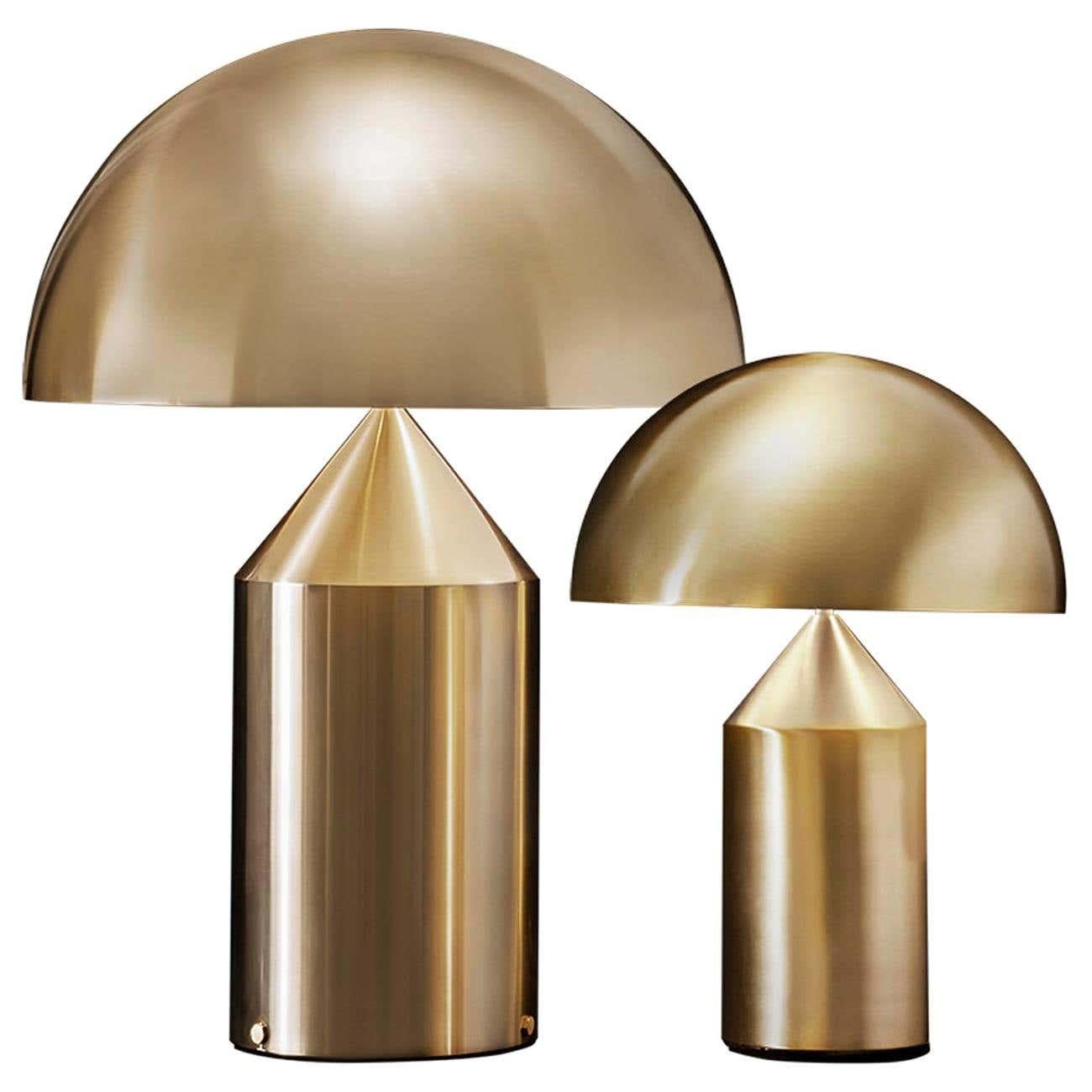 XXIe siècle et contemporain Lot de lampes de table « Atollo » en or, grandes et moyennes, conçues par Vico Magistretti en vente